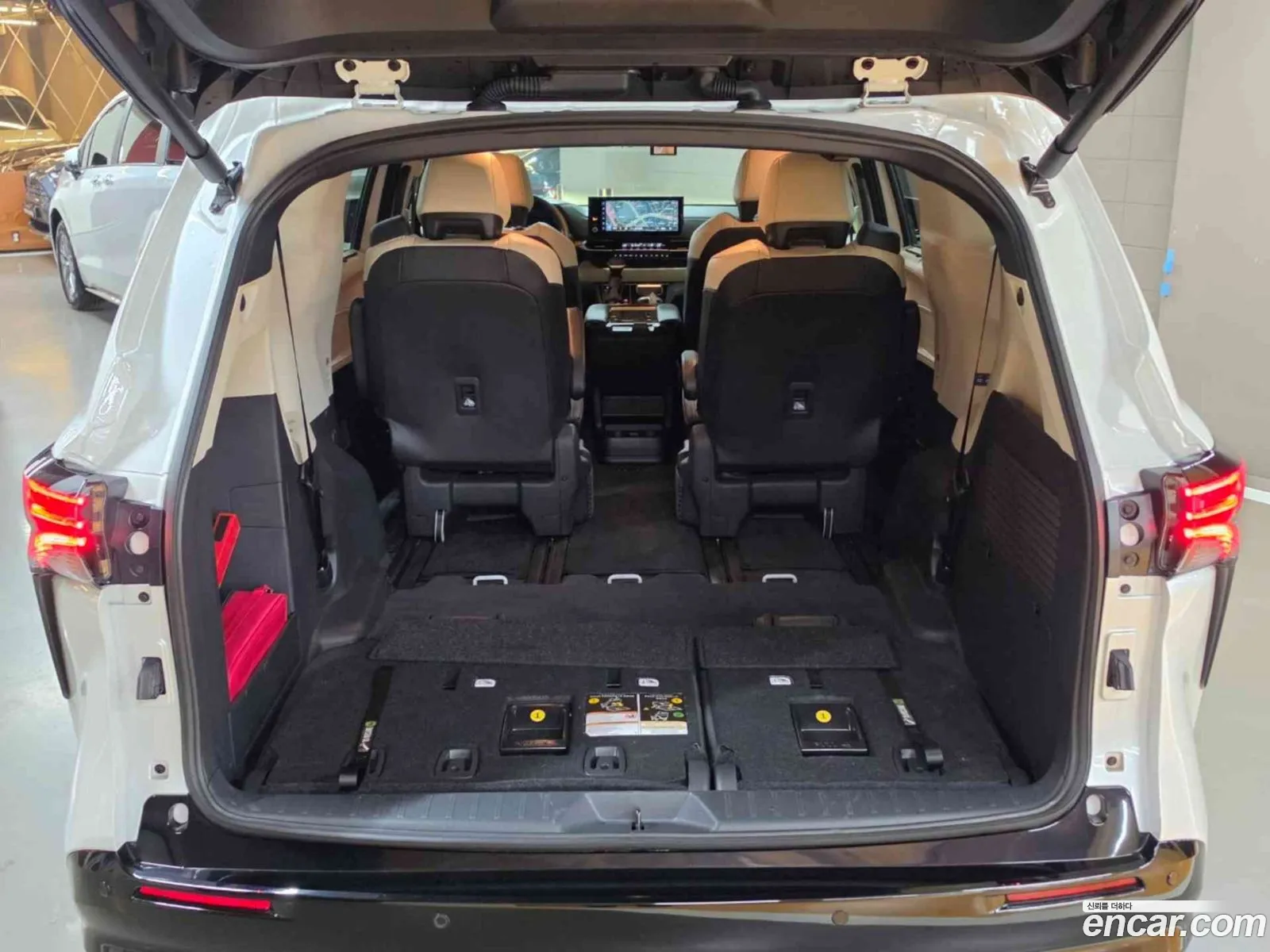Toyota Sienna 2025 — 5