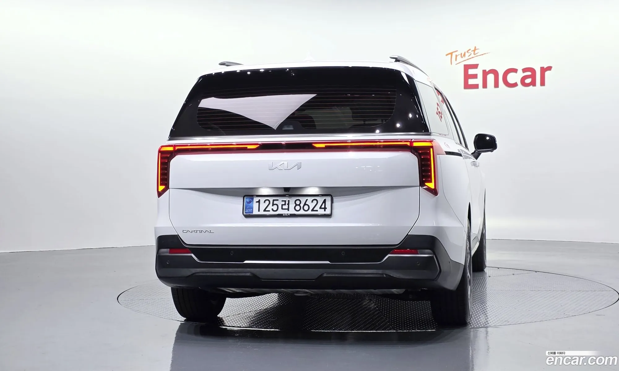 Kia Carnival 2025 — 2