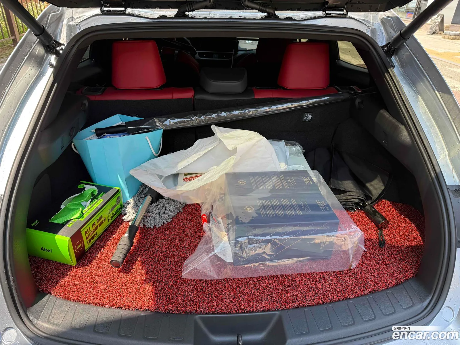 Lexus UX300h 2026 — 8