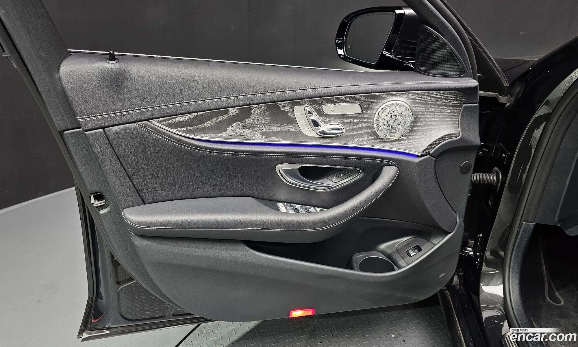 Mercedes-Benz E-Class W213 2021 — 12
