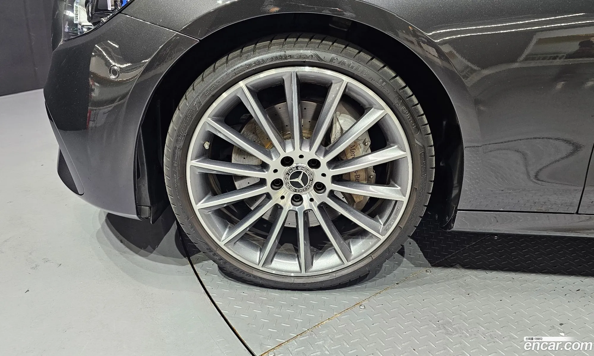 Mercedes-Benz E-Class W213 2021 — 25