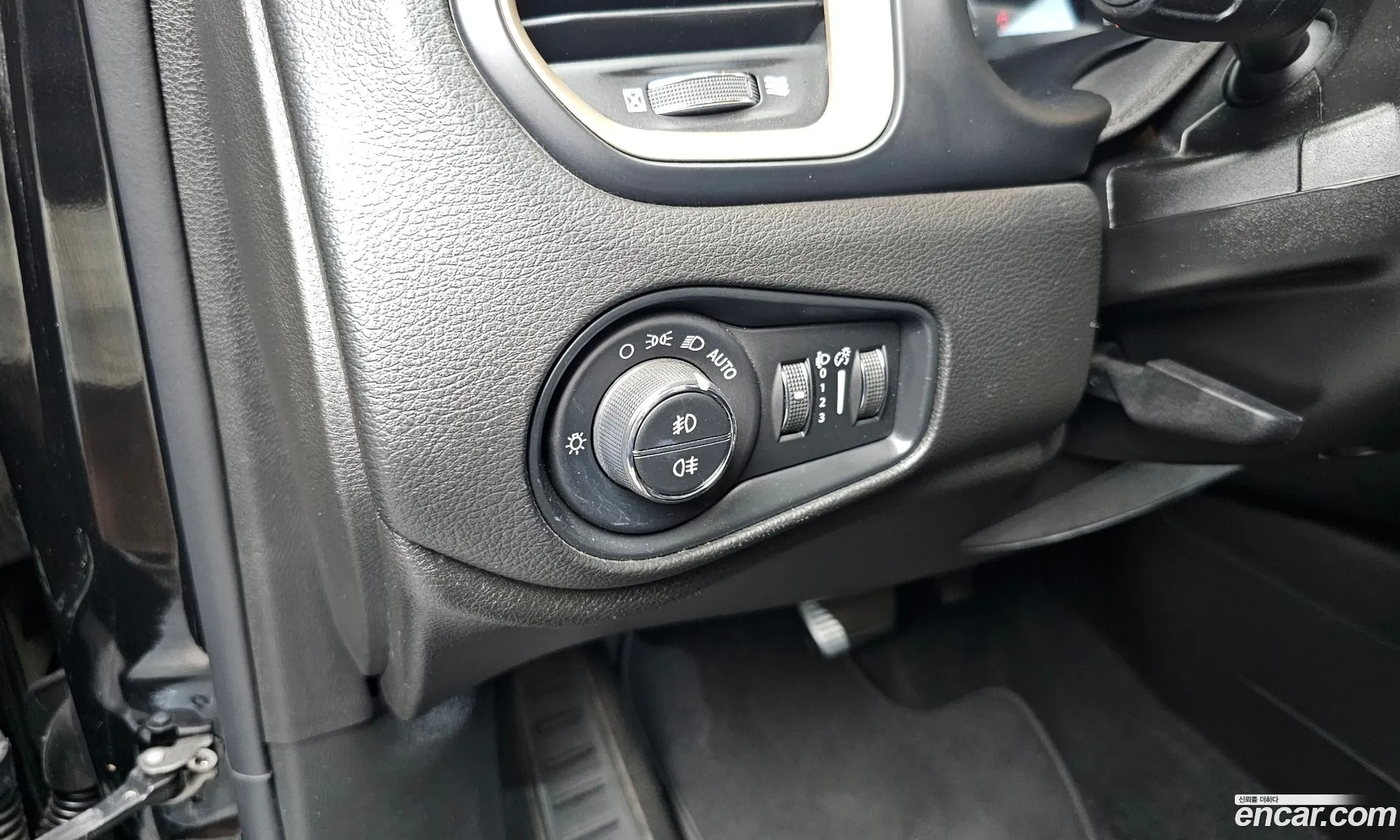 Jeep Renegade 2017 1C4BU0000HPF46314 — 4