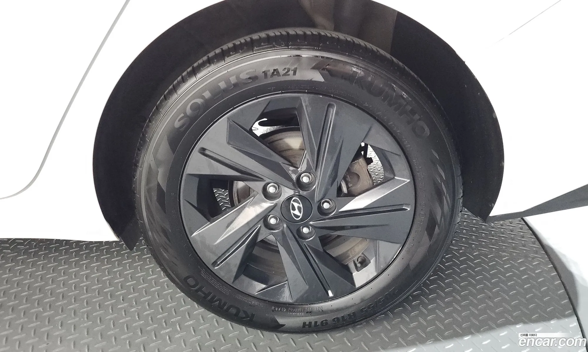 Hyundai Elantra 2020 — 12