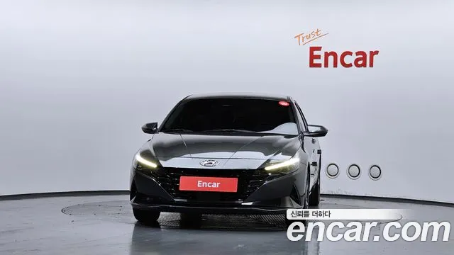 Hyundai Elantra 2021 — 2