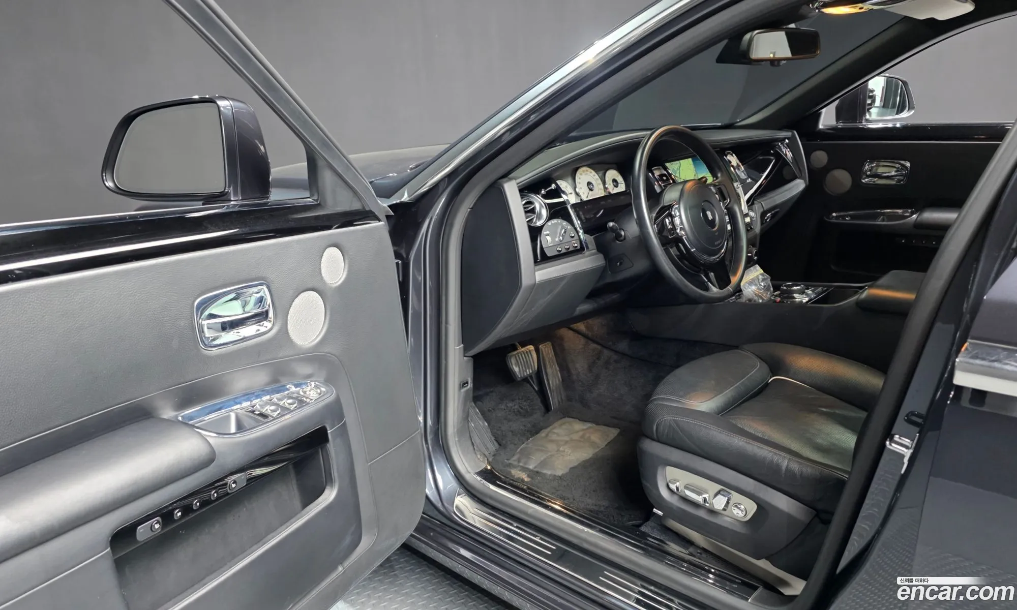Rolls-Royce Ghost 2016 SCA664L09GUX69649 — 4