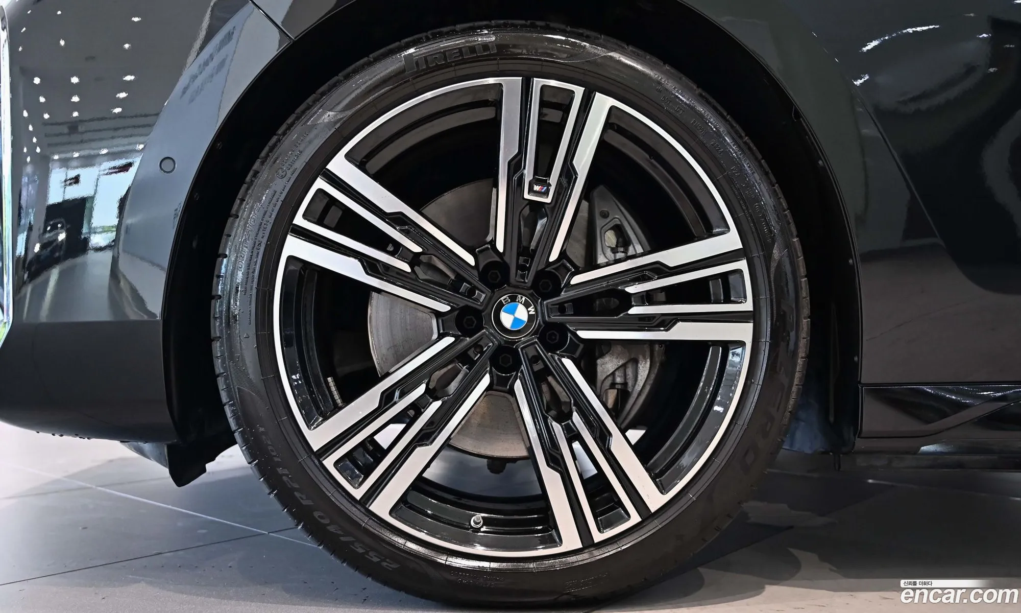 BMW i7 2025 — 13
