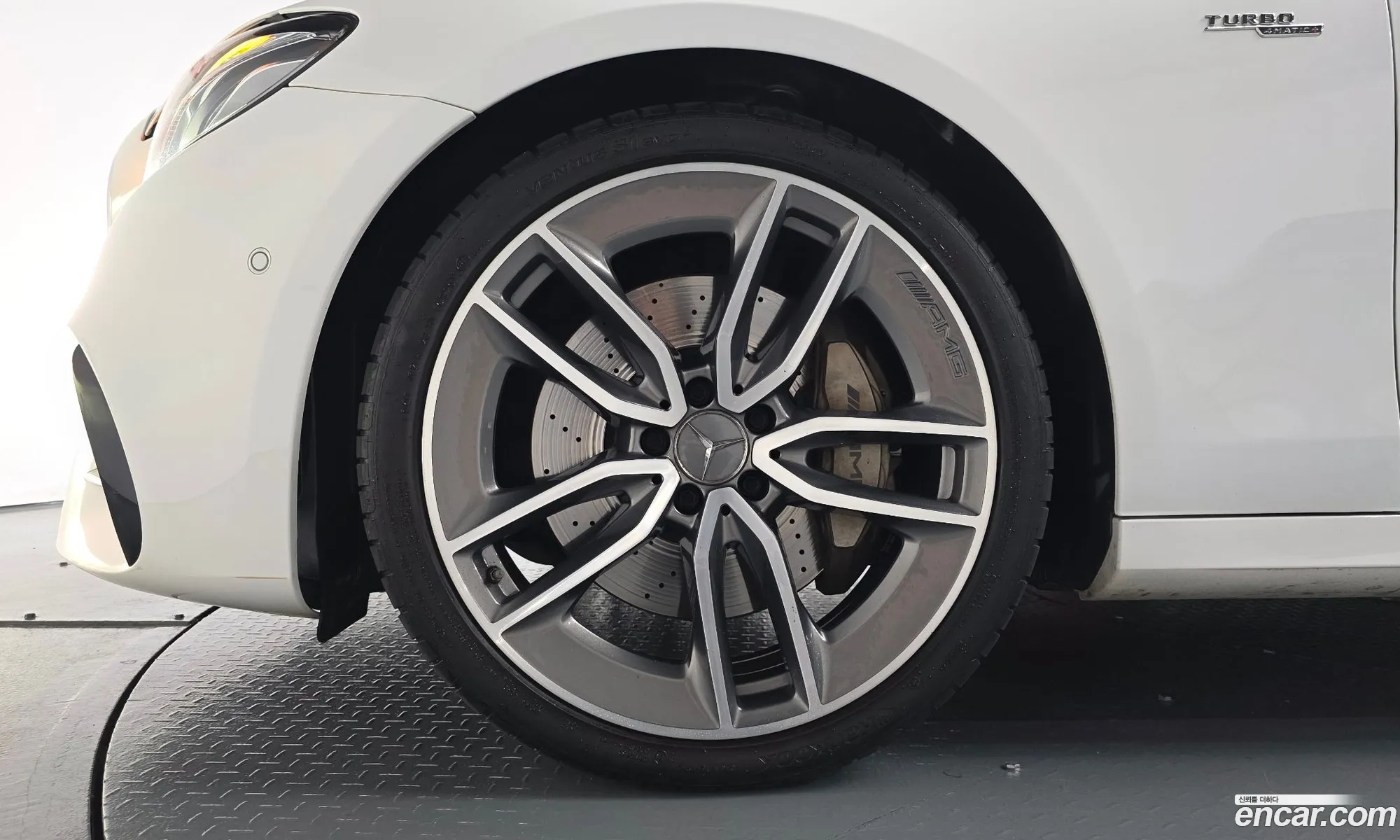 Mercedes-Benz E-Class W213 2019 WDDZF6BB2KA568244 — 17