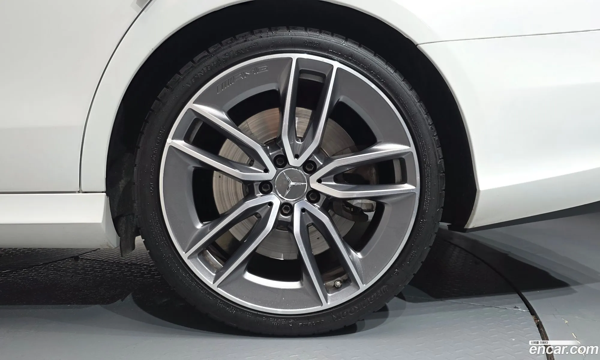 Mercedes-Benz E-Class W213 2019 WDDZF6BB2KA568244 — 10