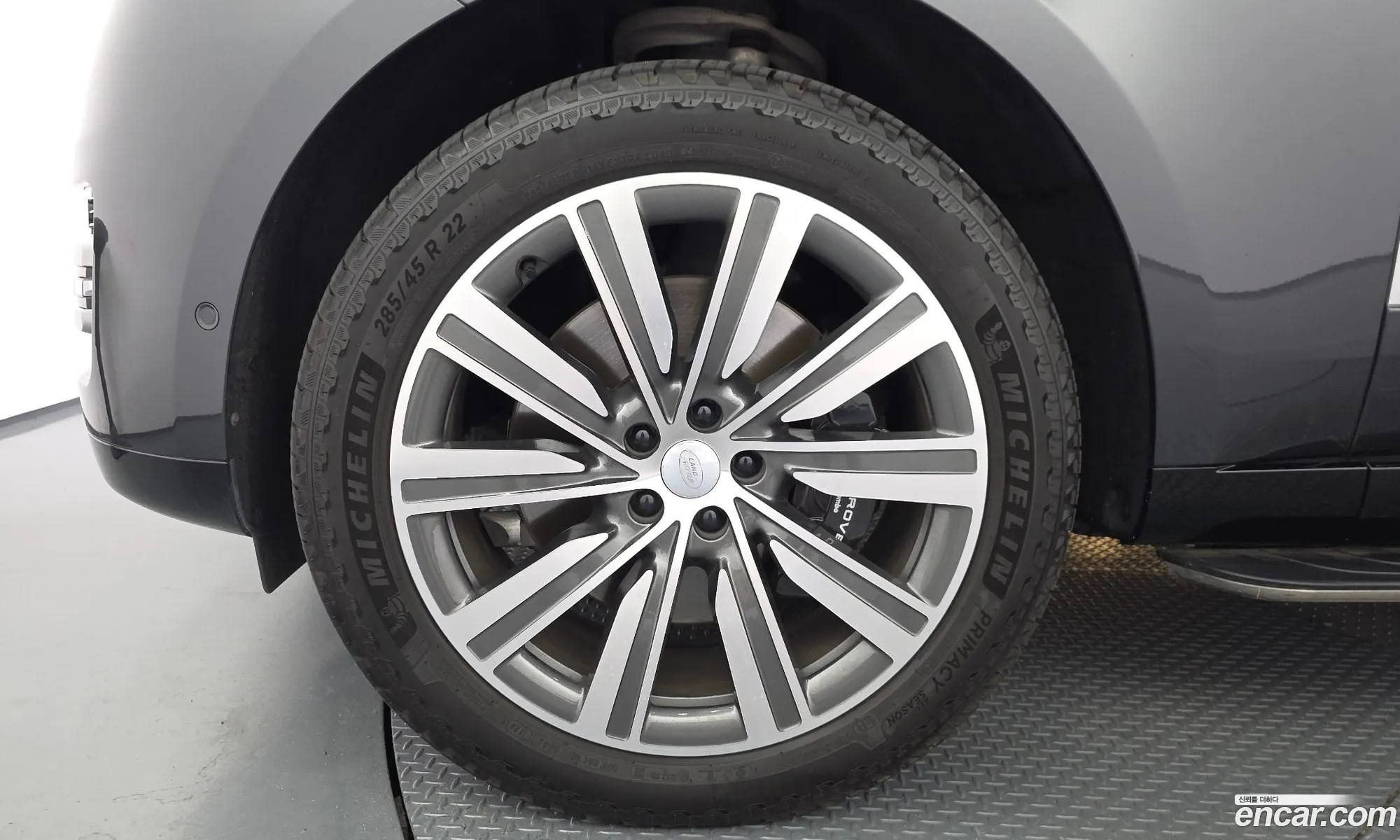 Land Rover Range Rover 2025 SALKA9B46SA328846 — 18
