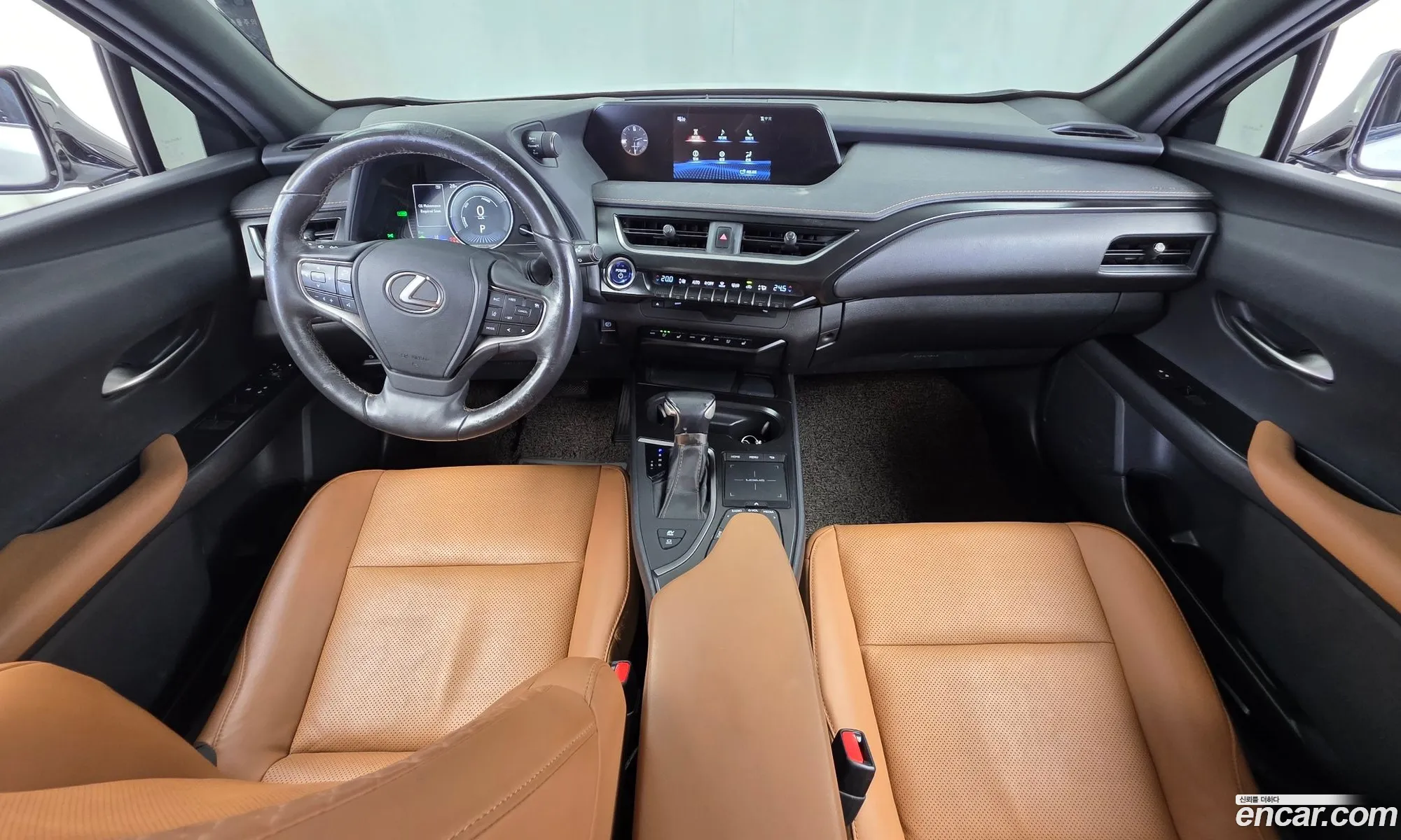 Lexus UX250h 2019 — 7
