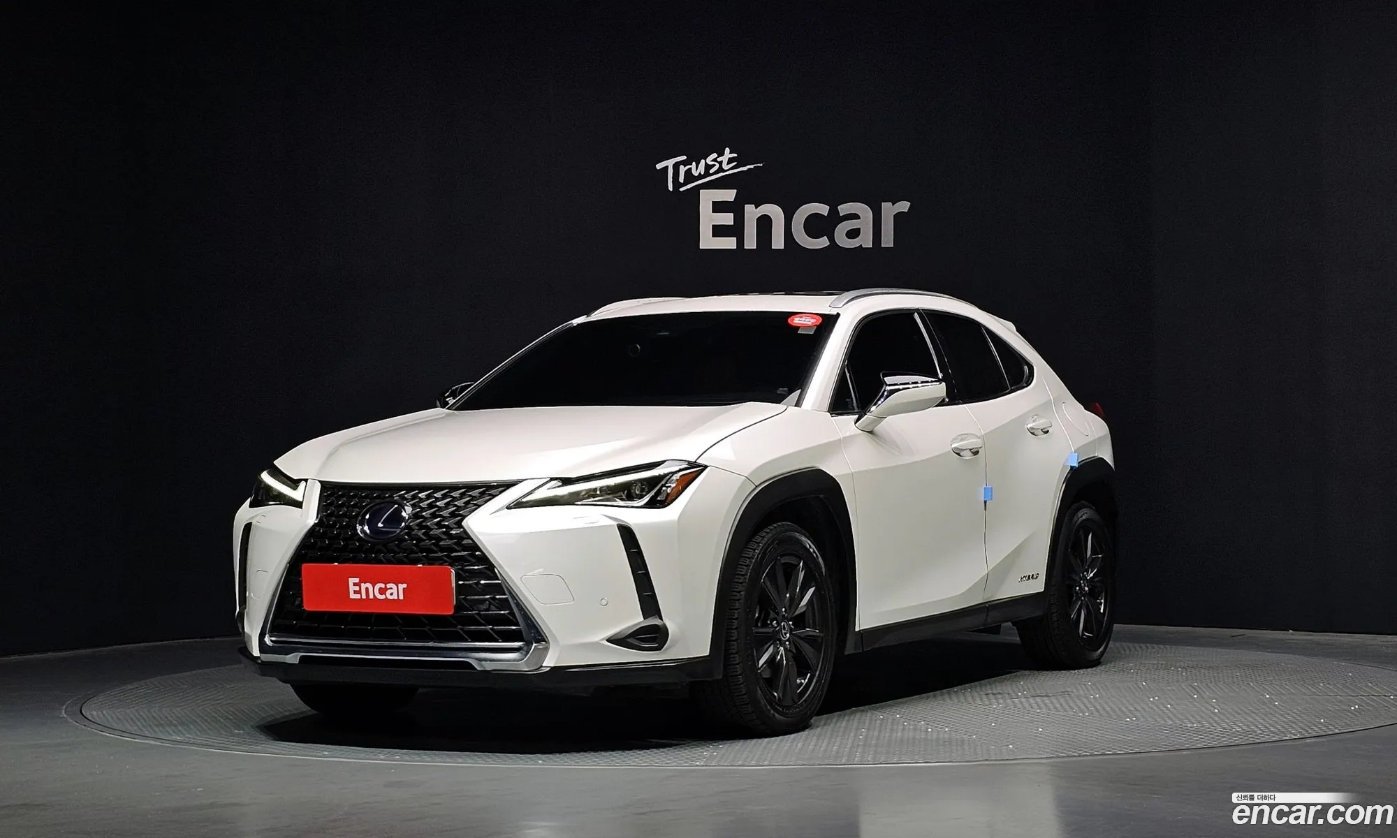 Lexus UX250h 2019 — 16