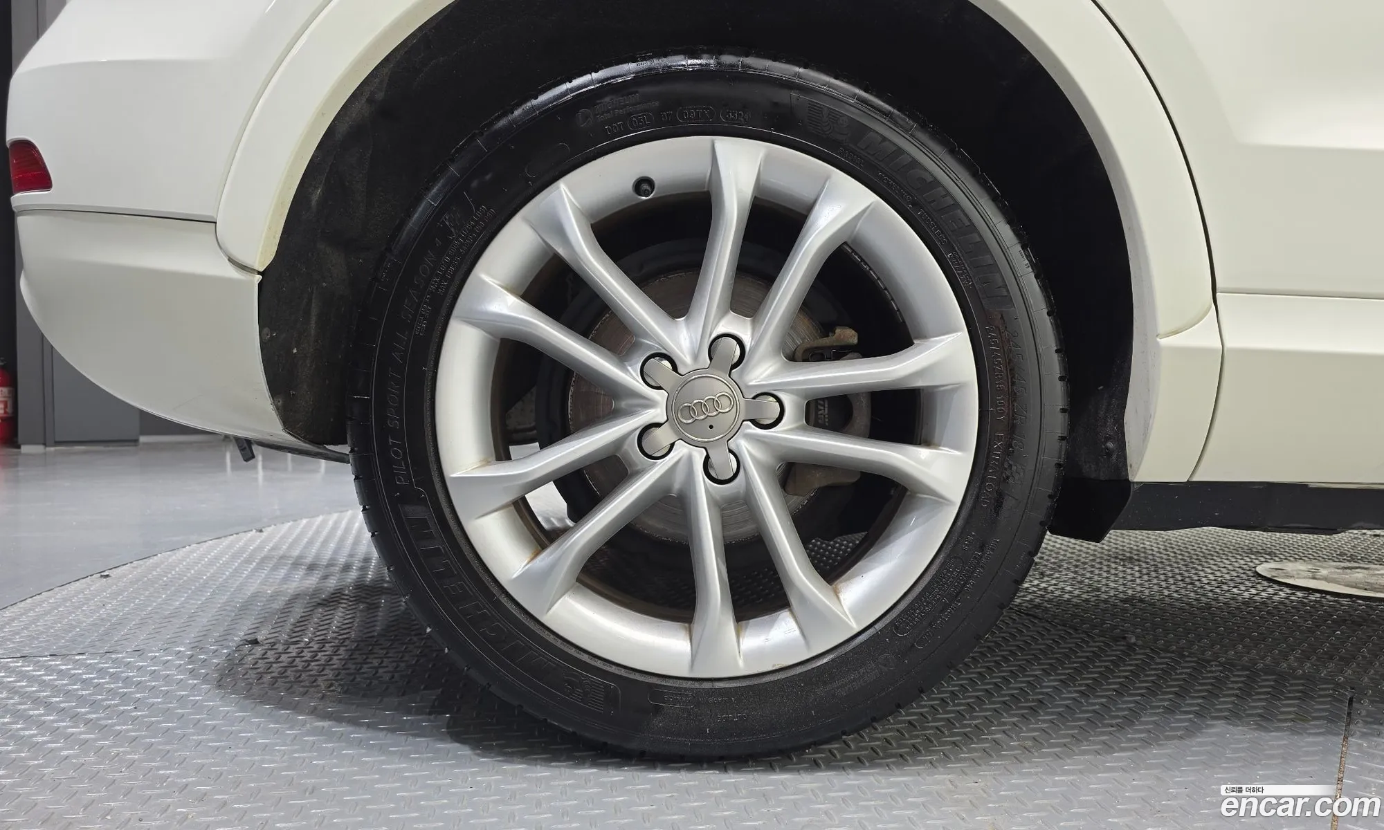 Audi Q3 2014 WAUZZZ8U0ER048249 — 2