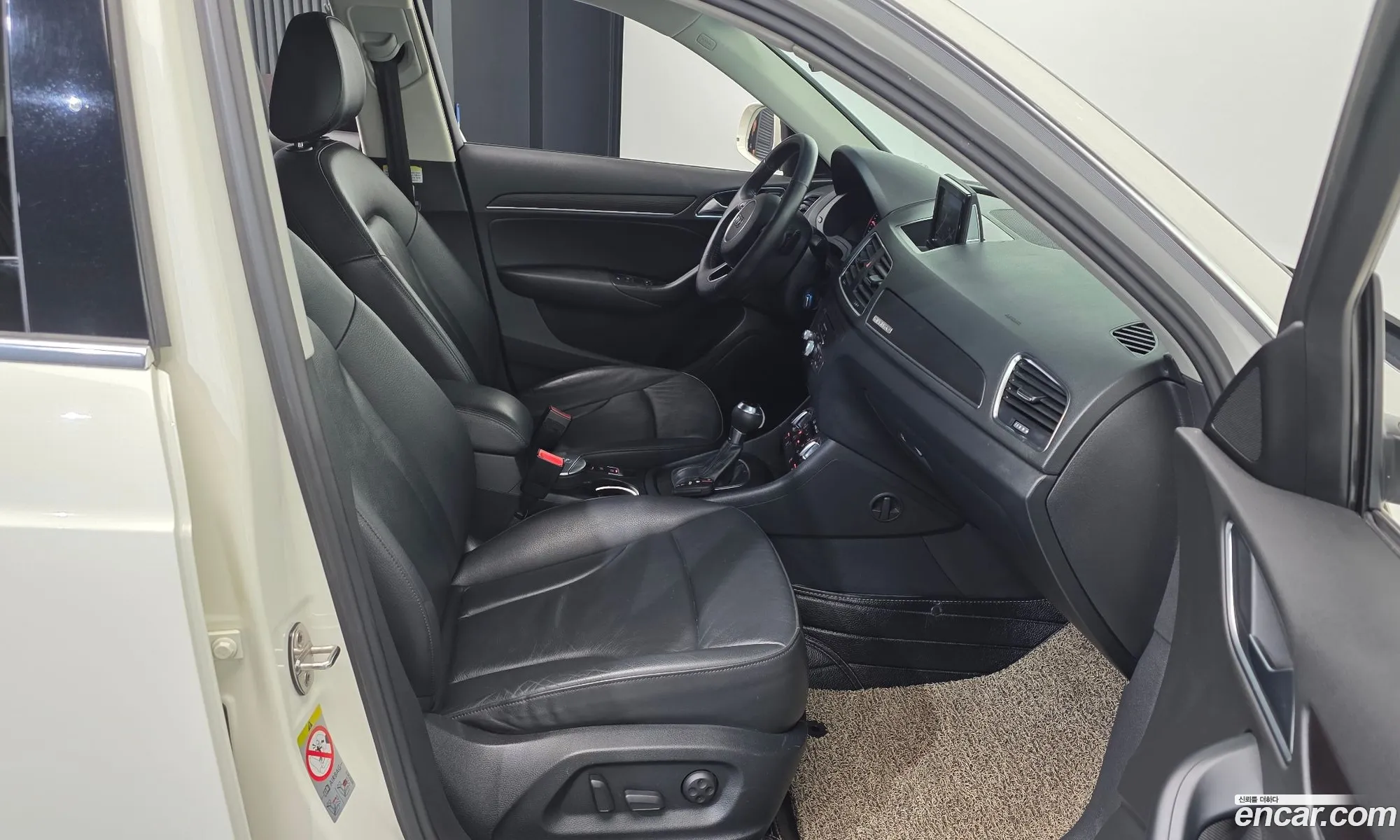 Audi Q3 2014 WAUZZZ8U0ER048249 — 4