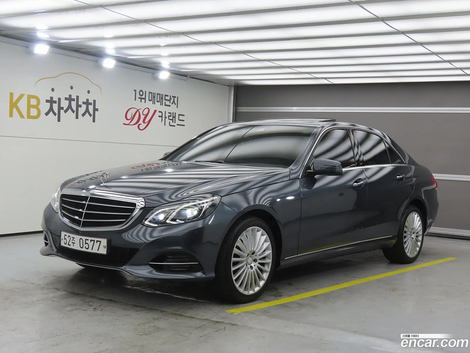 Mercedes-Benz E-Class W212 2015 — 18