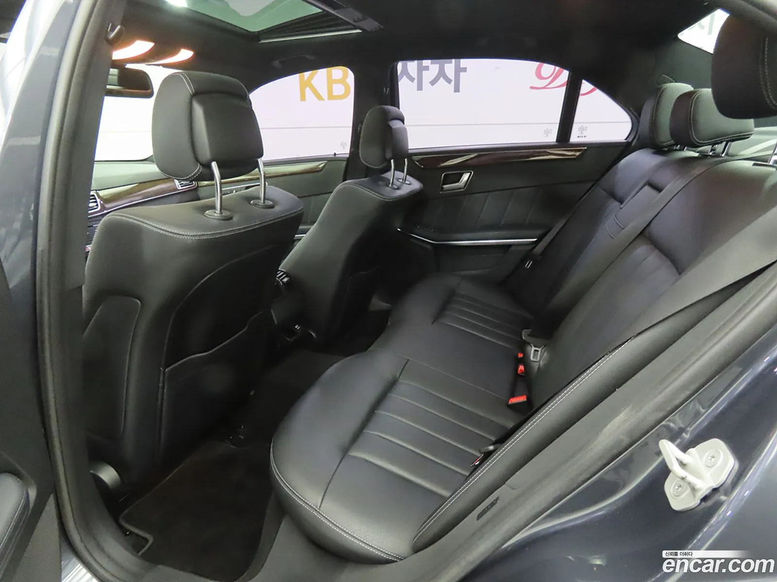 Mercedes-Benz E-Class W212 2015 — 15