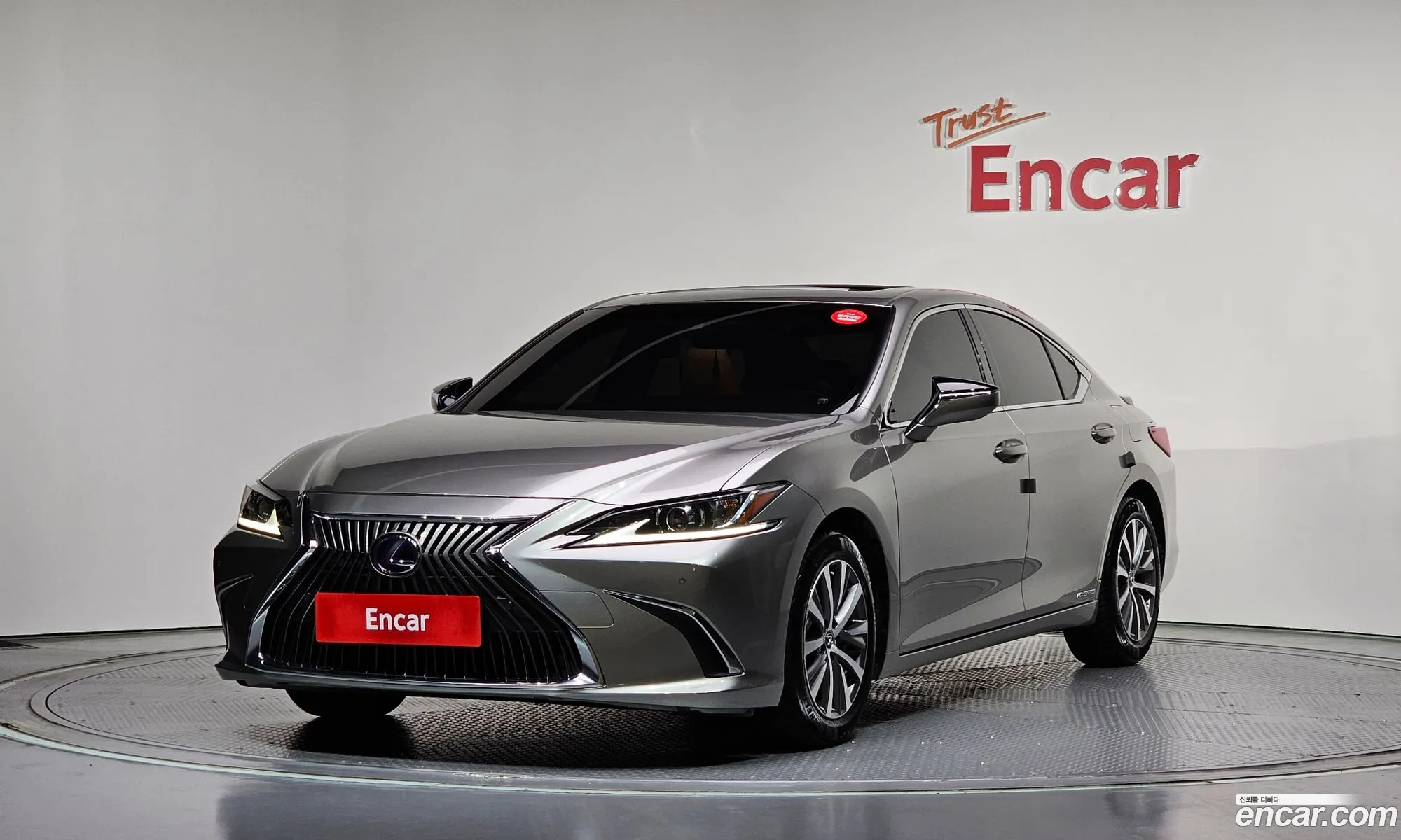 Lexus ES300h 7th Gen 2019 — 17