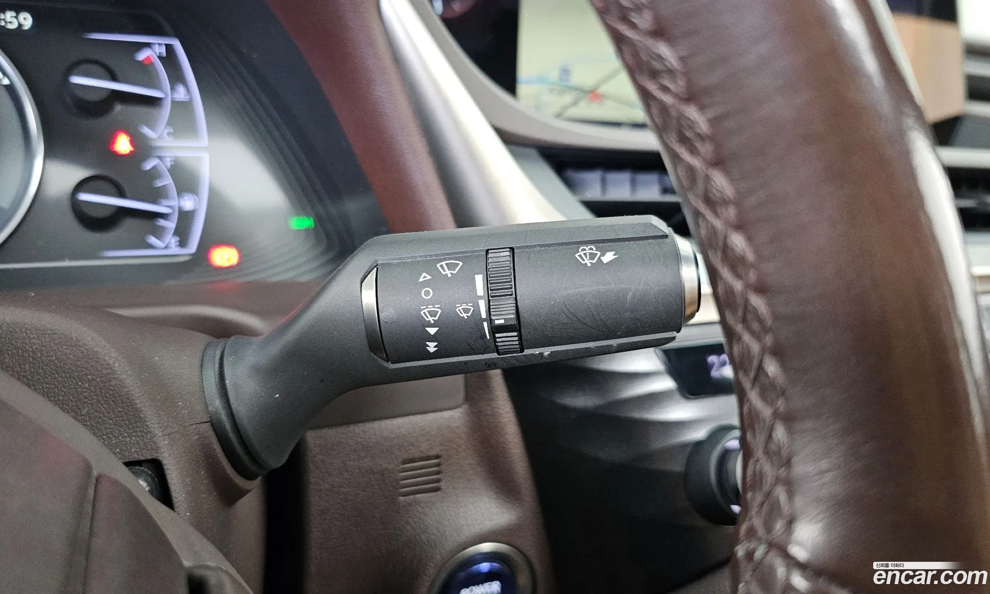 Lexus ES300h 7th Gen 2019 — 25
