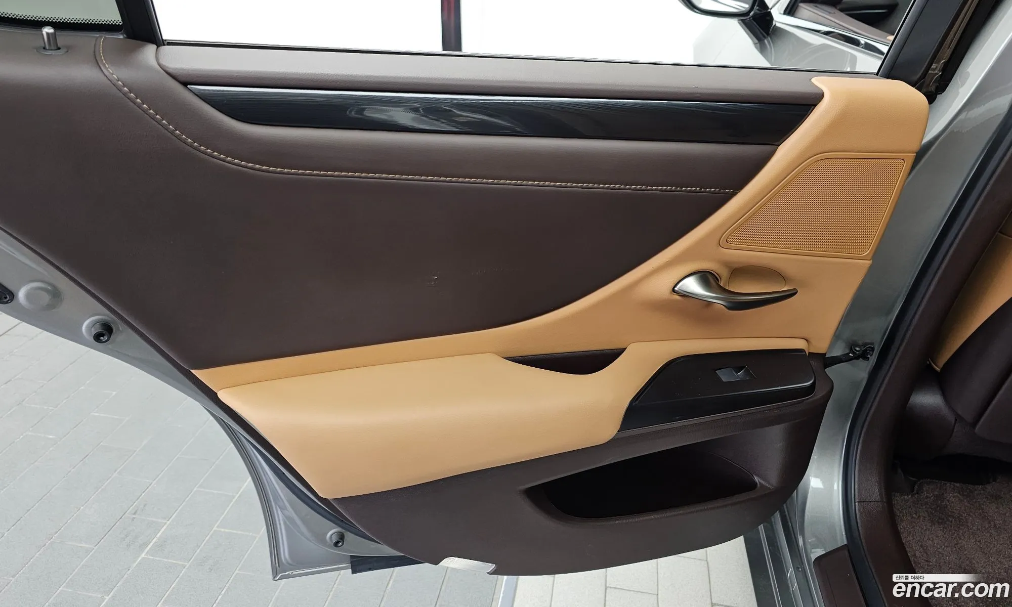 Lexus ES300h 7th Gen 2019 — 19