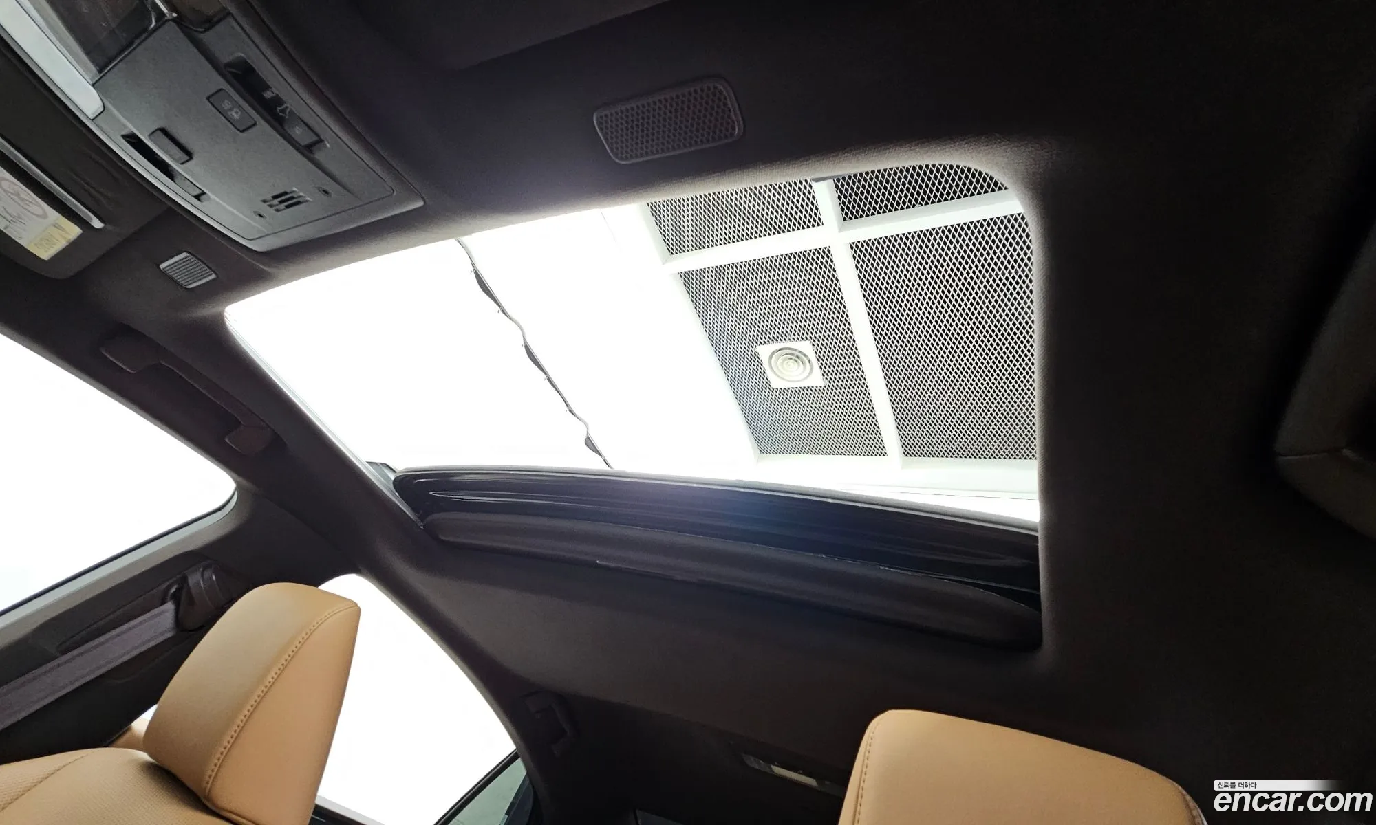Lexus ES300h 7th Gen 2019 — 21