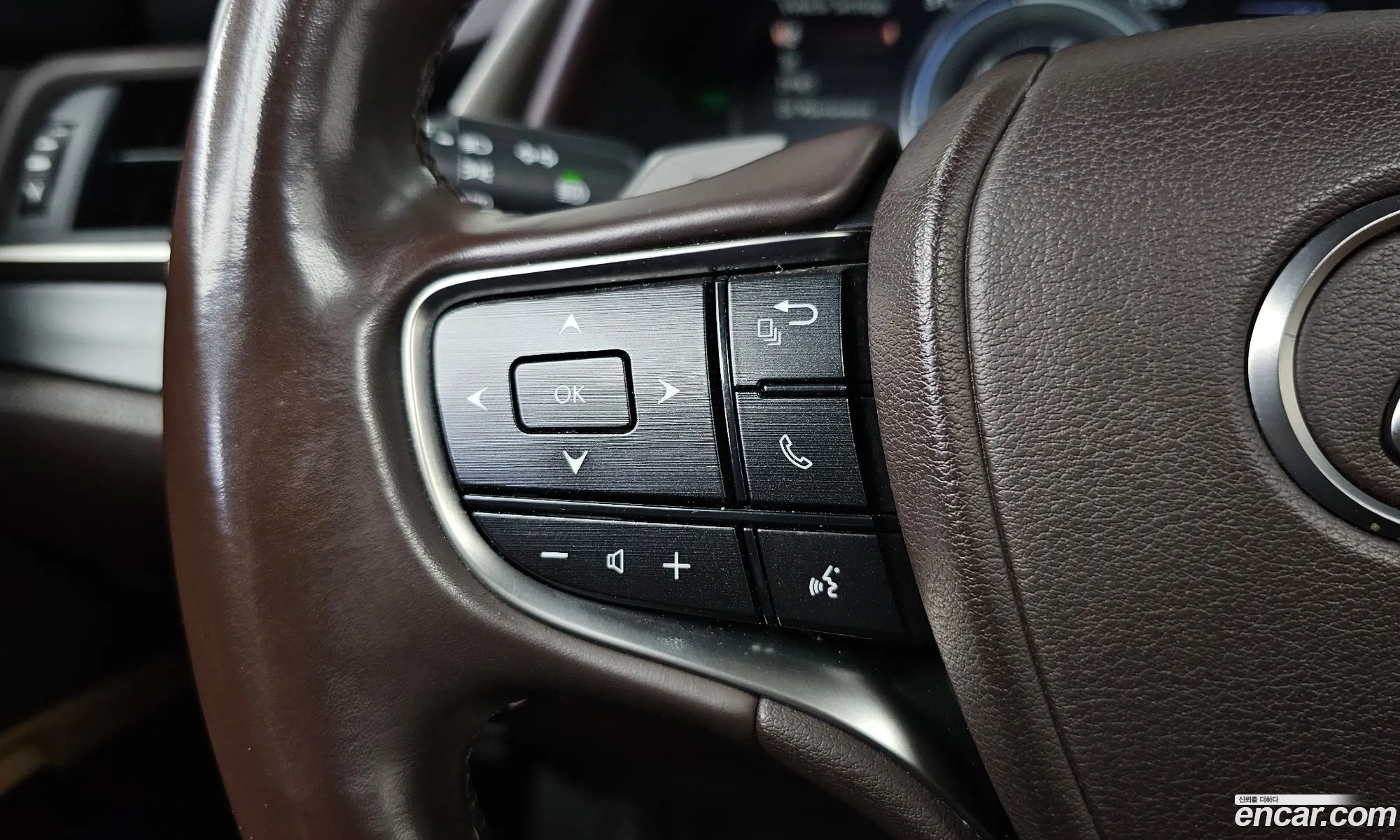 Lexus ES300h 7th Gen 2019 — 2