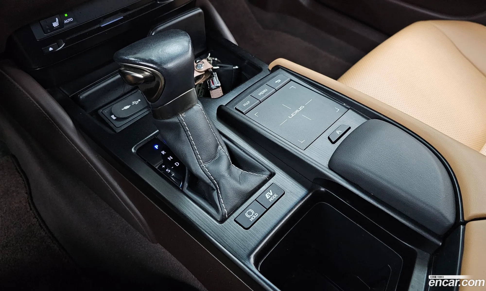 Lexus ES300h 7th Gen 2019 — 26