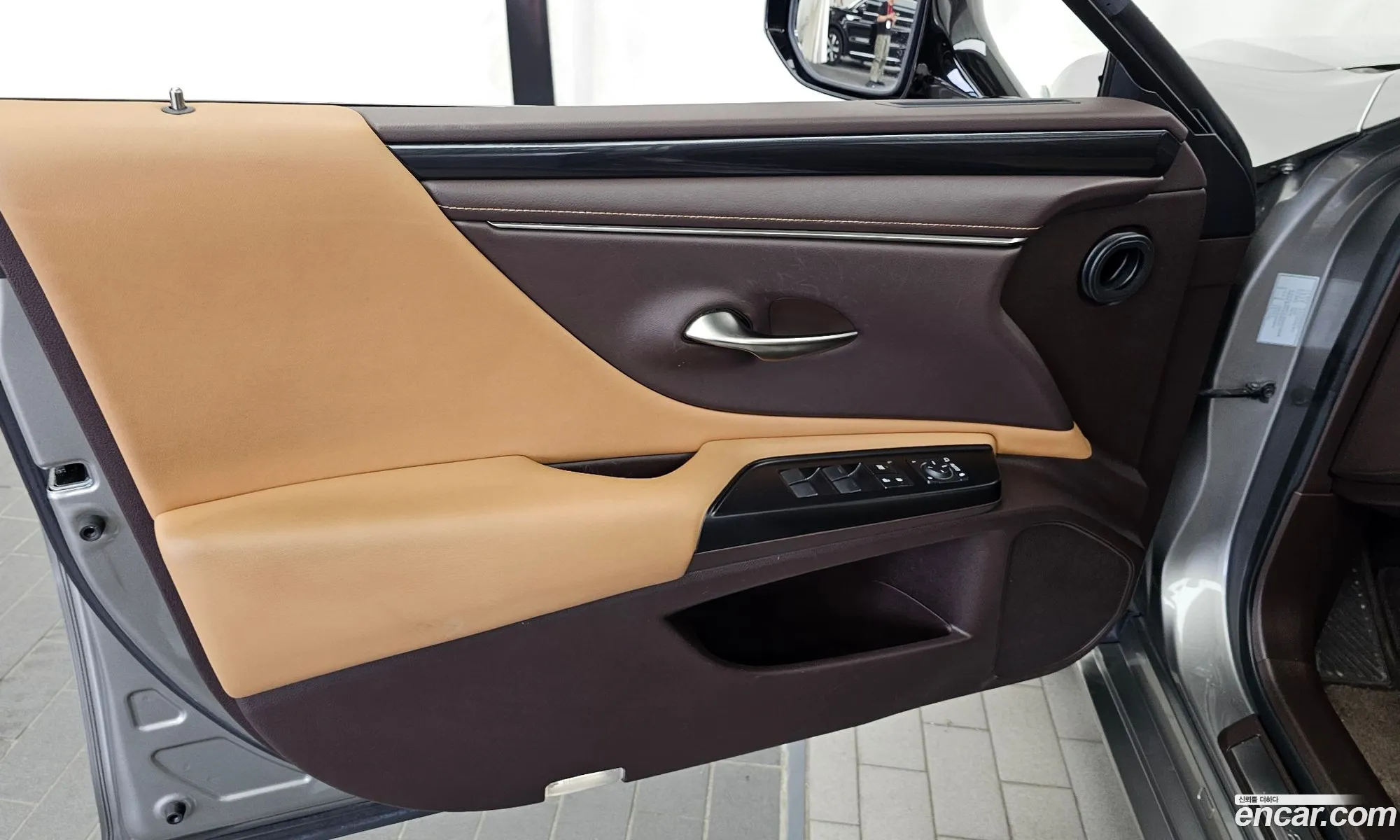 Lexus ES300h 7th Gen 2019 — 22