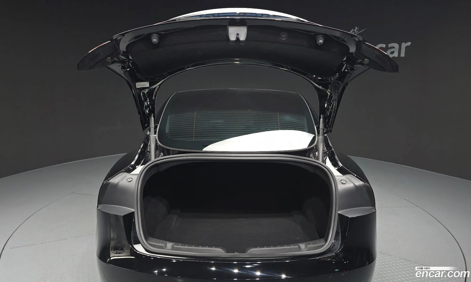 Tesla Model 3 2024 — 12