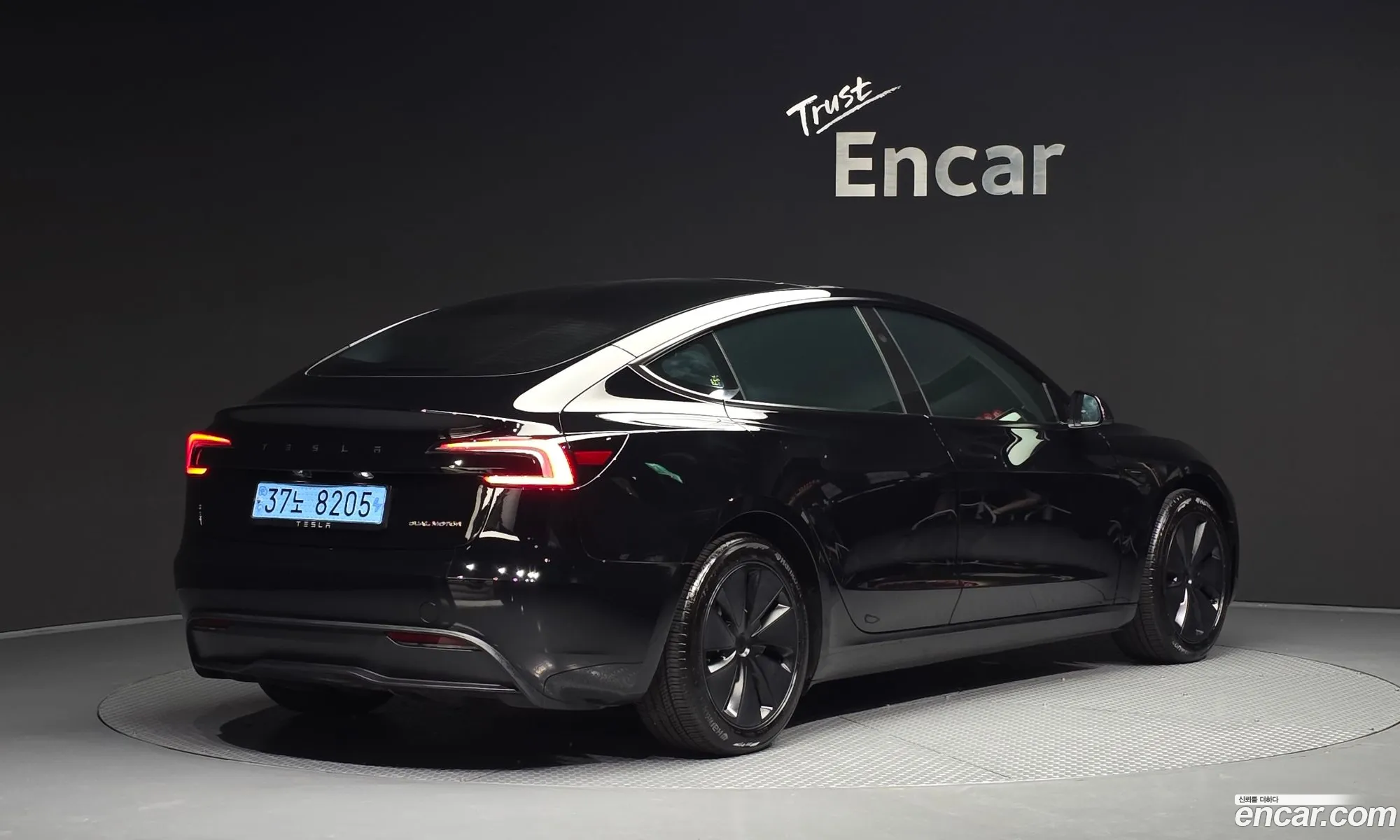 Tesla Model 3 2024 — 16