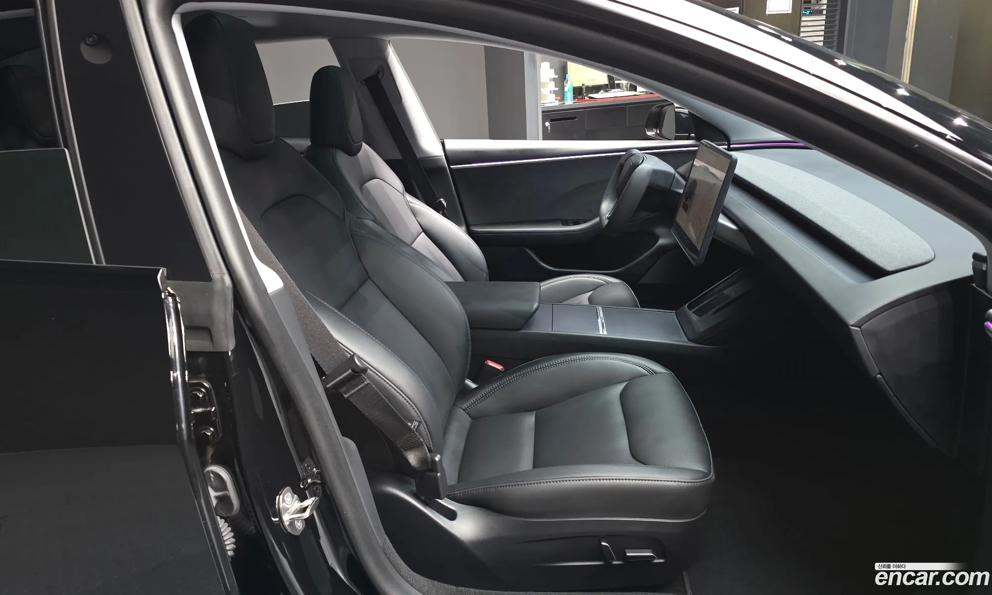 Tesla Model 3 2024 — 18