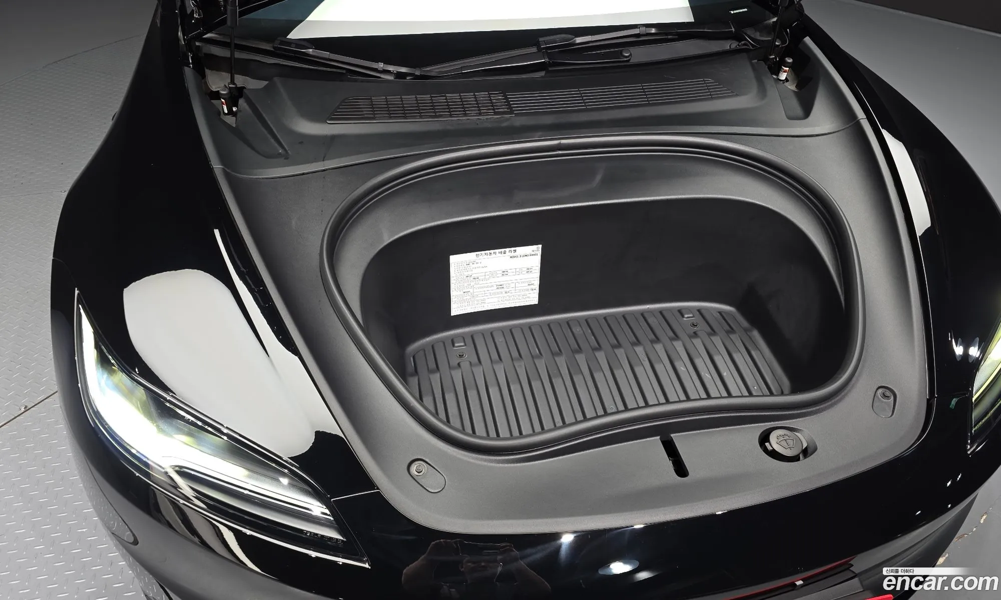 Tesla Model 3 2024 — 8