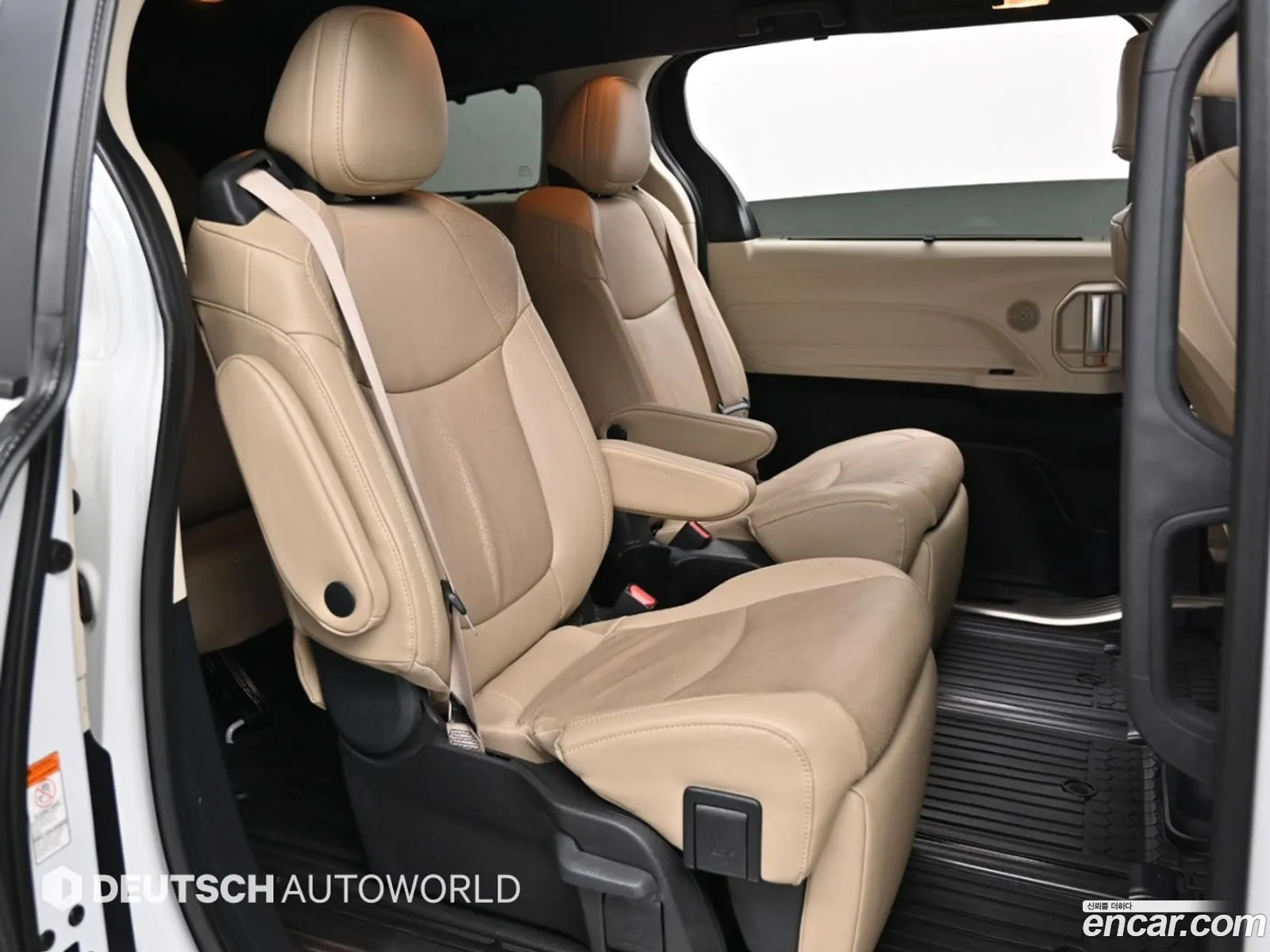 Toyota Sienna 2024 — 7