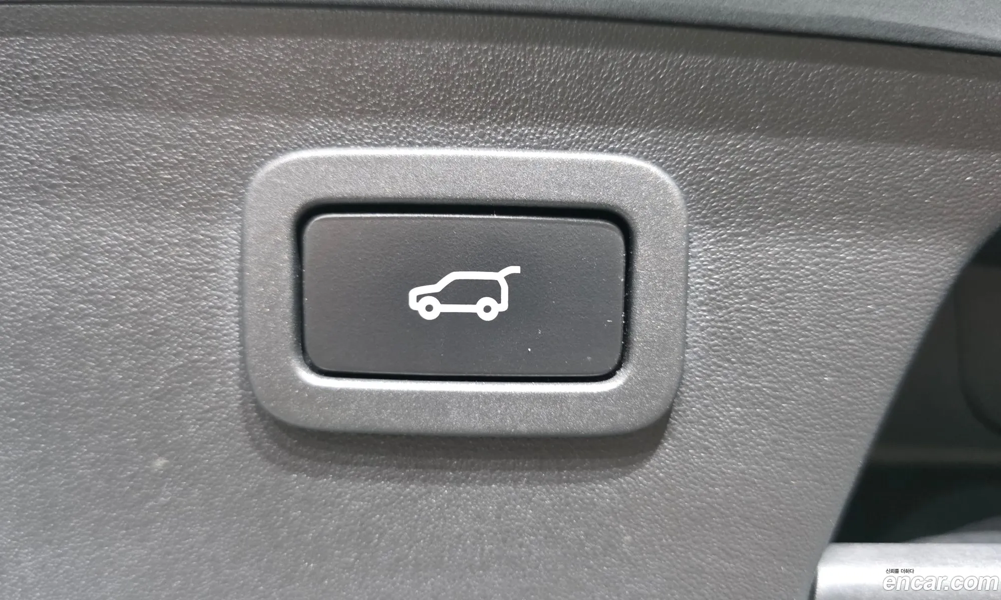 Jaguar E-Pace 2019 SADFA2BN8K1Z73219 — 19