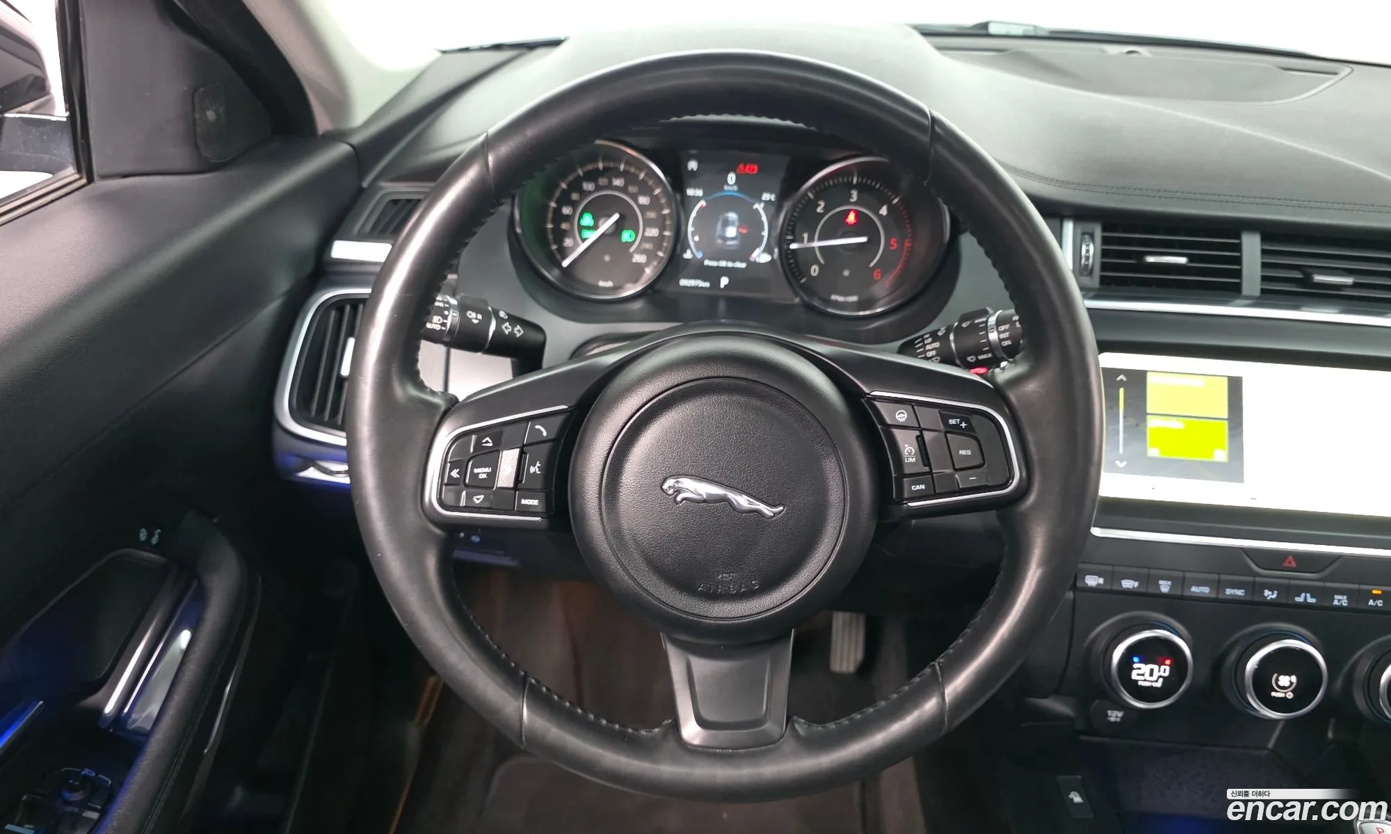 Jaguar E-Pace 2019 SADFA2BN8K1Z73219 — 3
