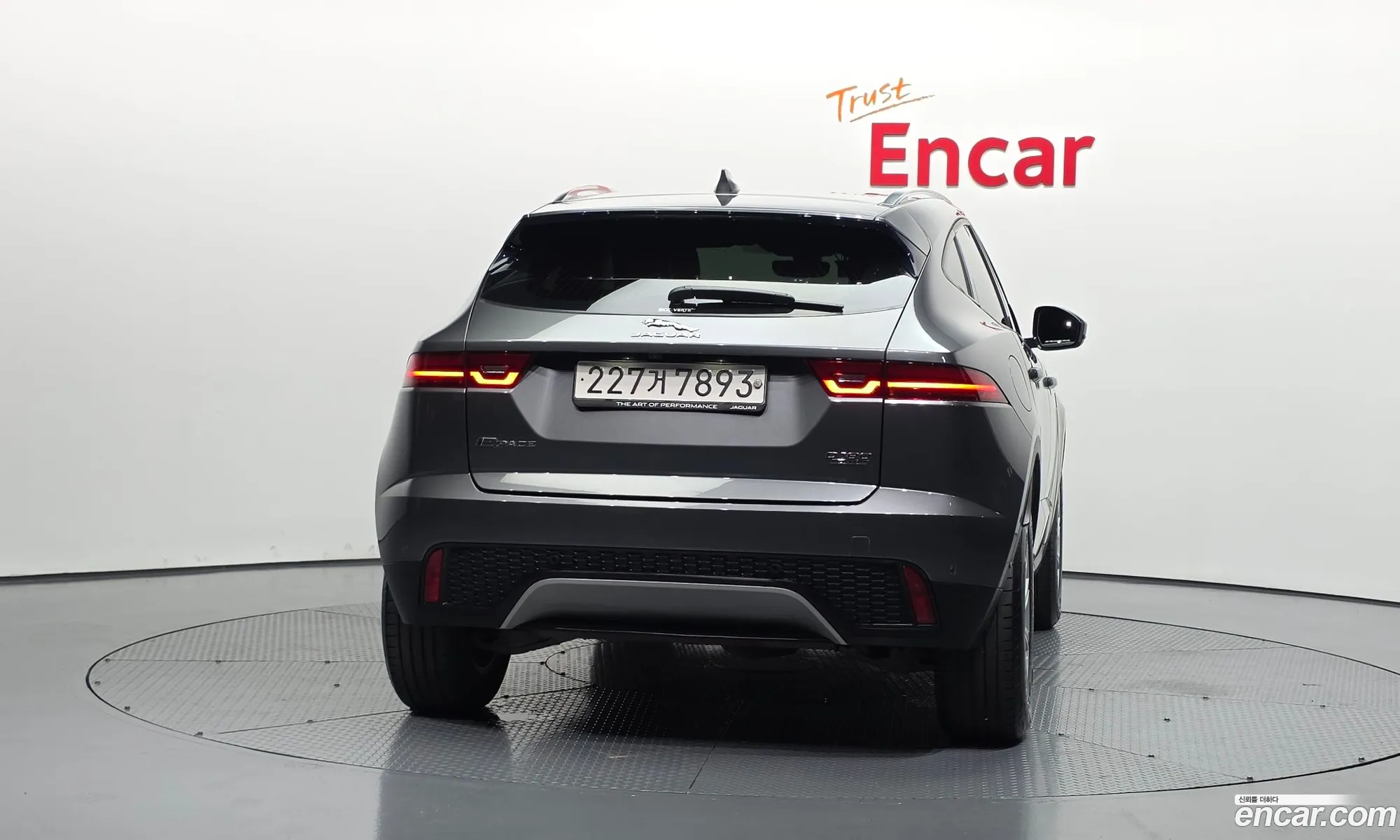 Jaguar E-Pace 2019 SADFA2BN8K1Z73219 — 16