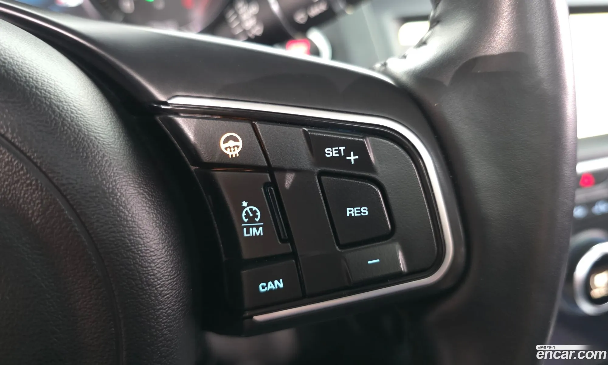 Jaguar E-Pace 2019 SADFA2BN8K1Z73219 — 30