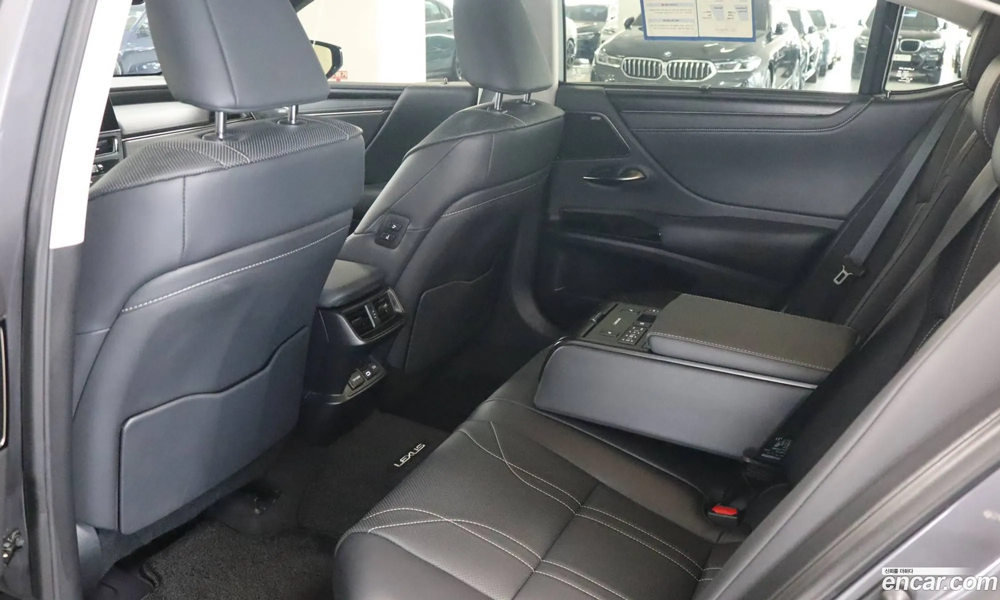 Lexus ES300h 7th Gen 2025 — 7