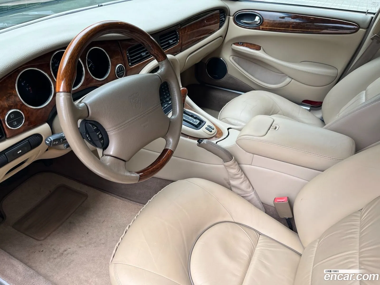 Jaguar XJ8 2002 — 10