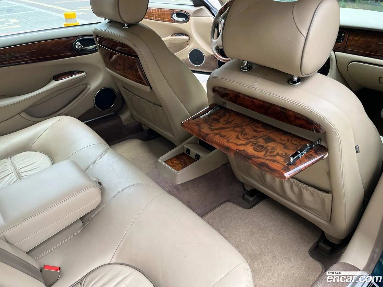 Jaguar XJ8 2002 — 9