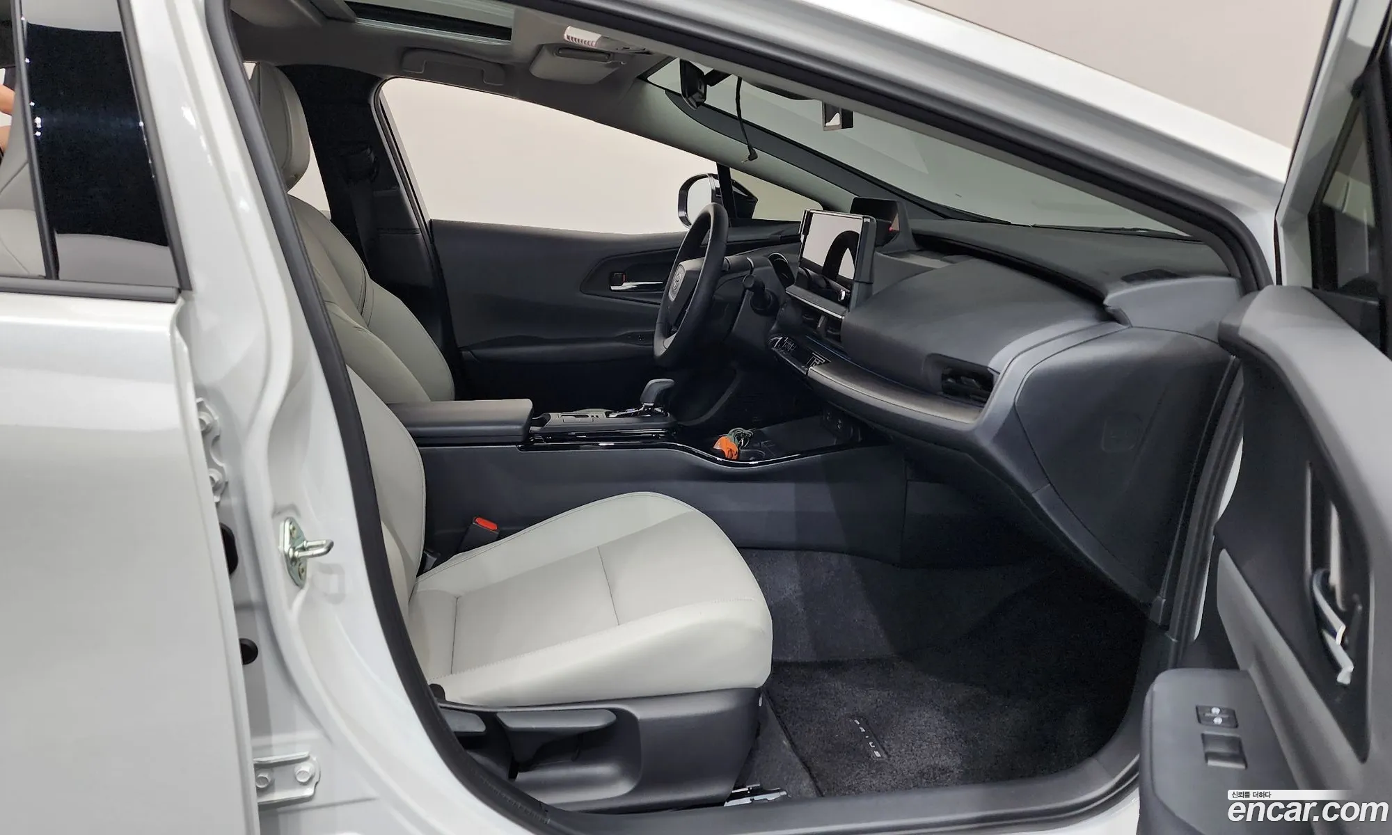 Toyota Prius 2025 JTDACBAU6S3059158 — 6