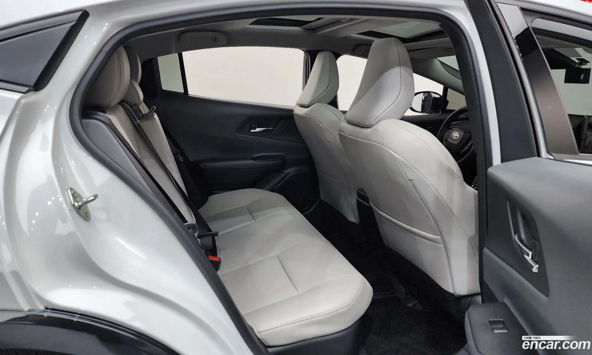Toyota Prius 2025 JTDACBAU6S3059158 — 29