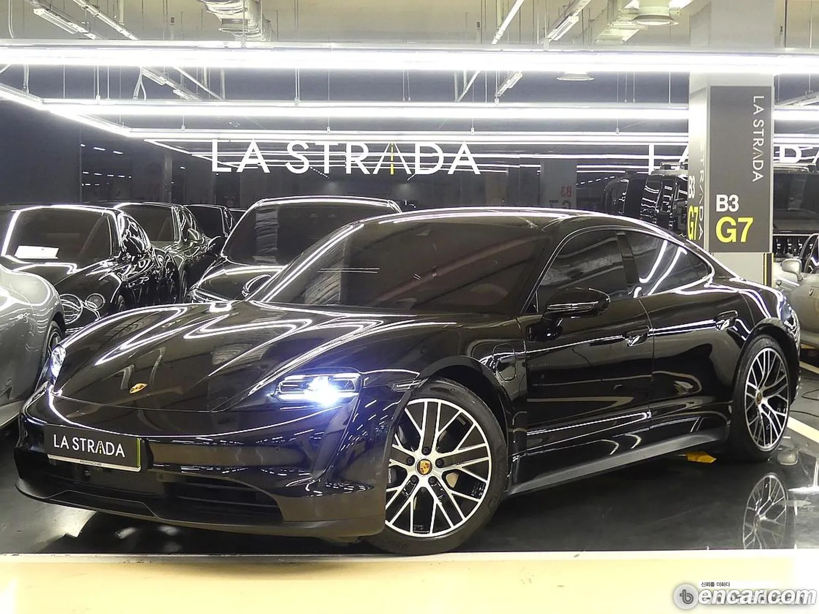 Porsche Taycan 2023 — 14