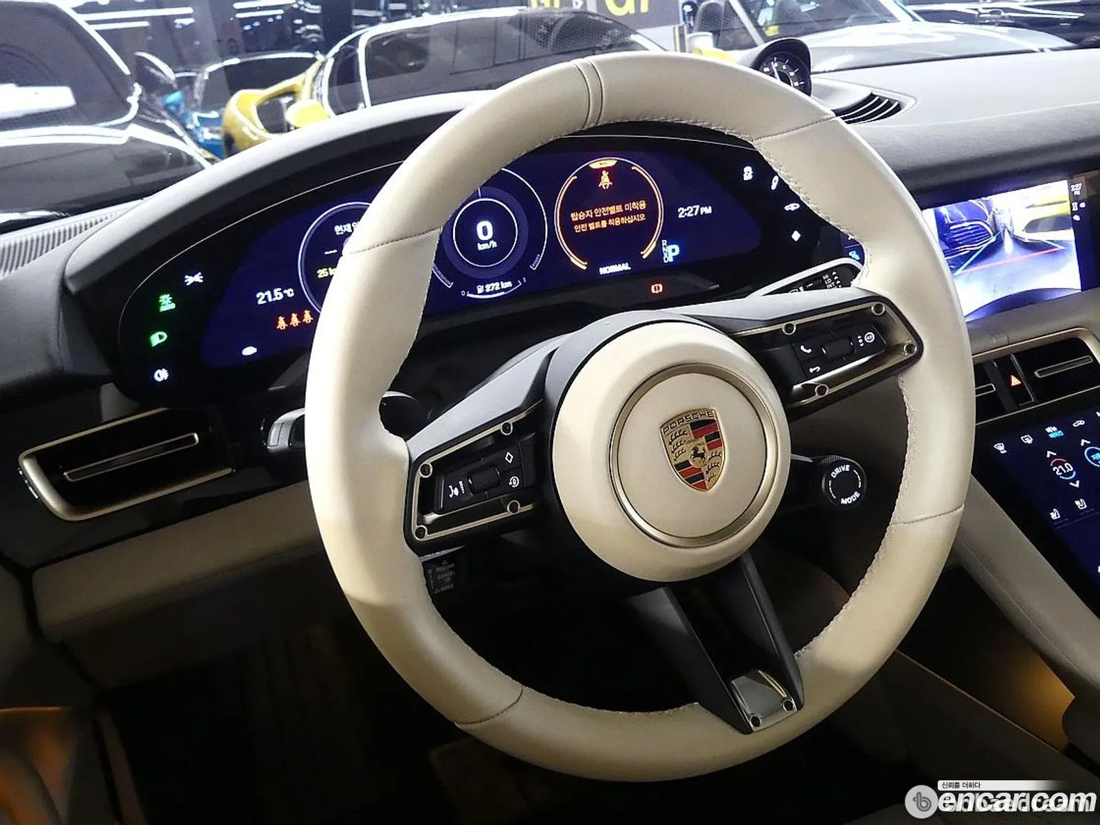 Porsche Taycan 2023 — 13