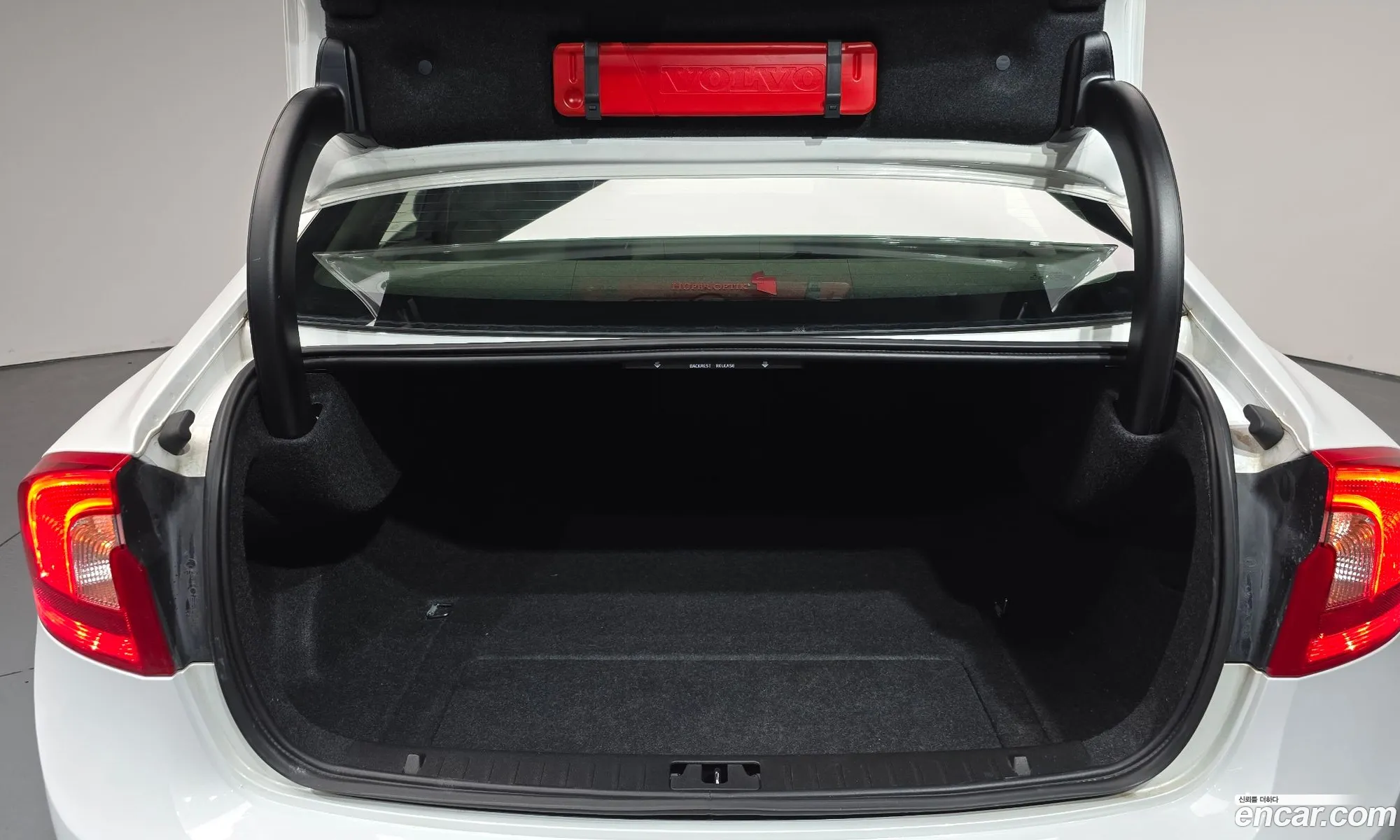 Volvo S60 2014 YV1FS84BBE2304705 — 16