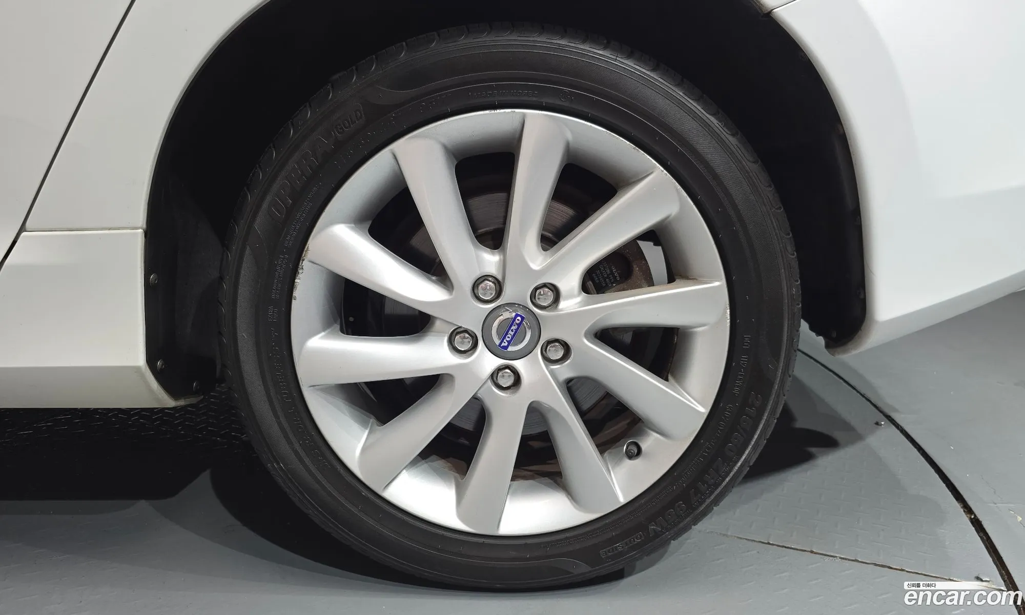 Volvo S60 2014 — 27