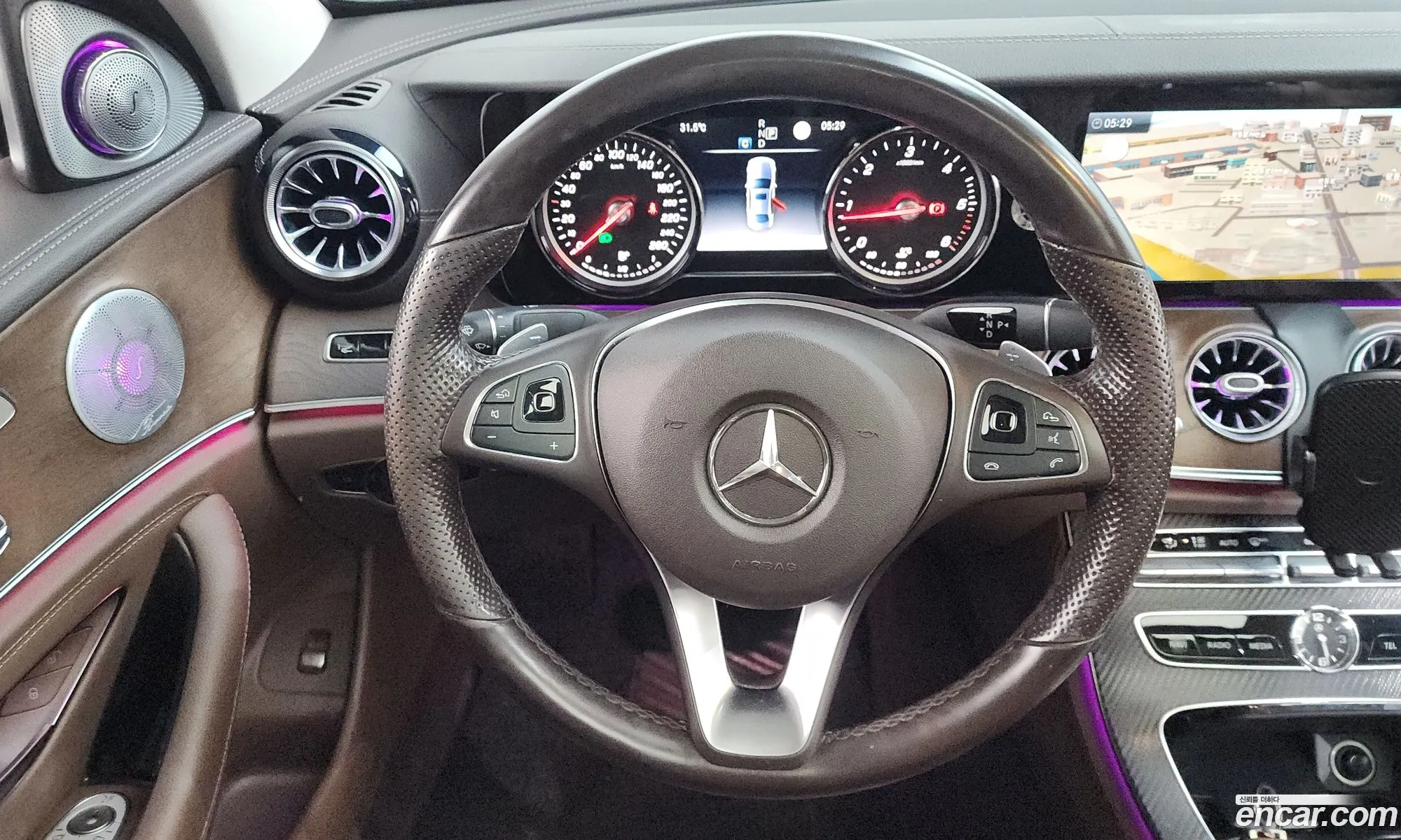 Mercedes-Benz E-Class W213 2017 — 13