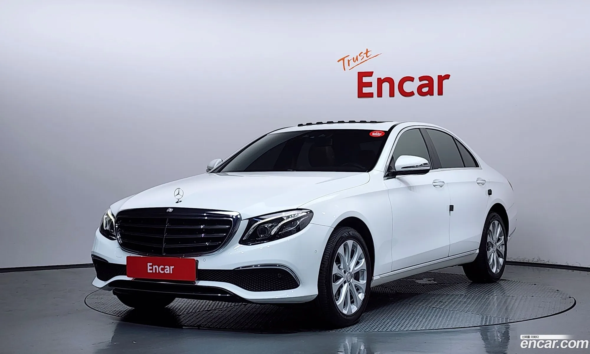 Mercedes-Benz E-Class W213 2017 — 11
