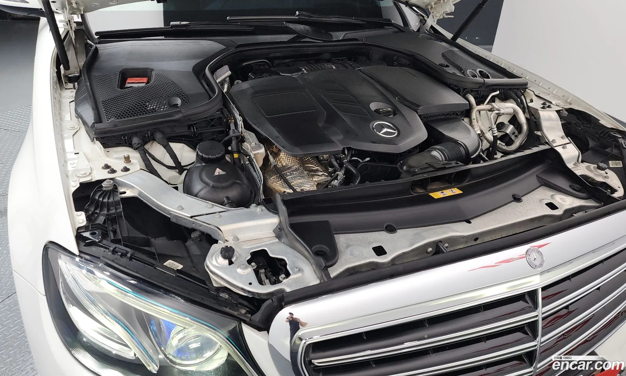 Mercedes-Benz E-Class W213 2017 — 16