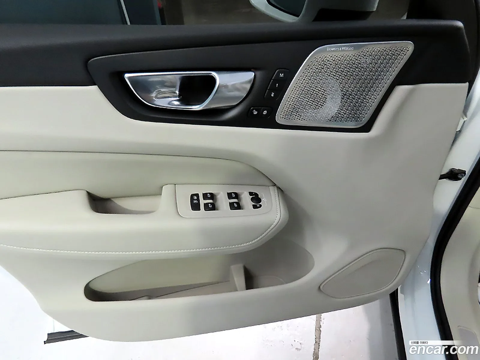 Volvo XC60 2025 — 10