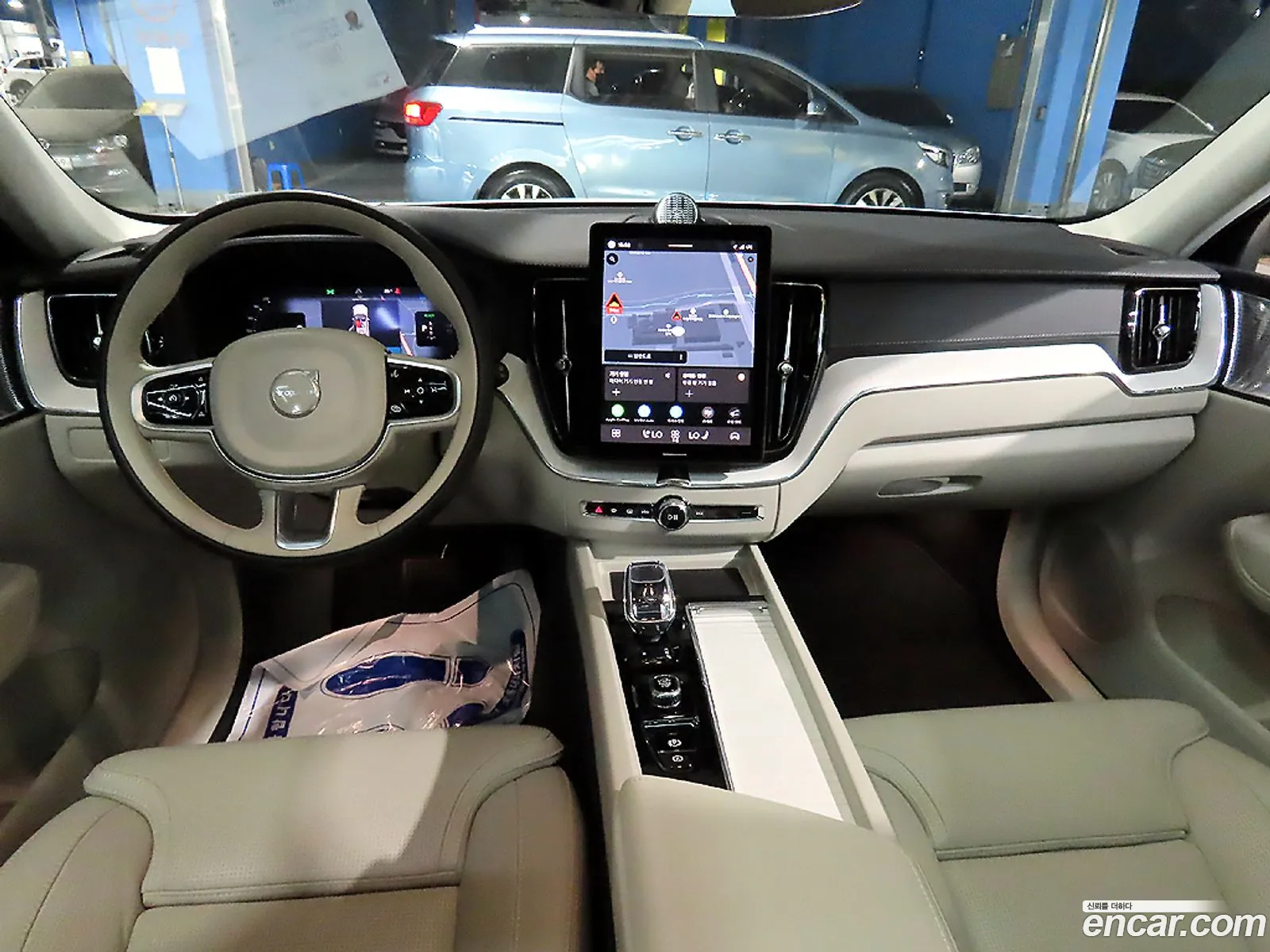 Volvo XC60 2025 — 16