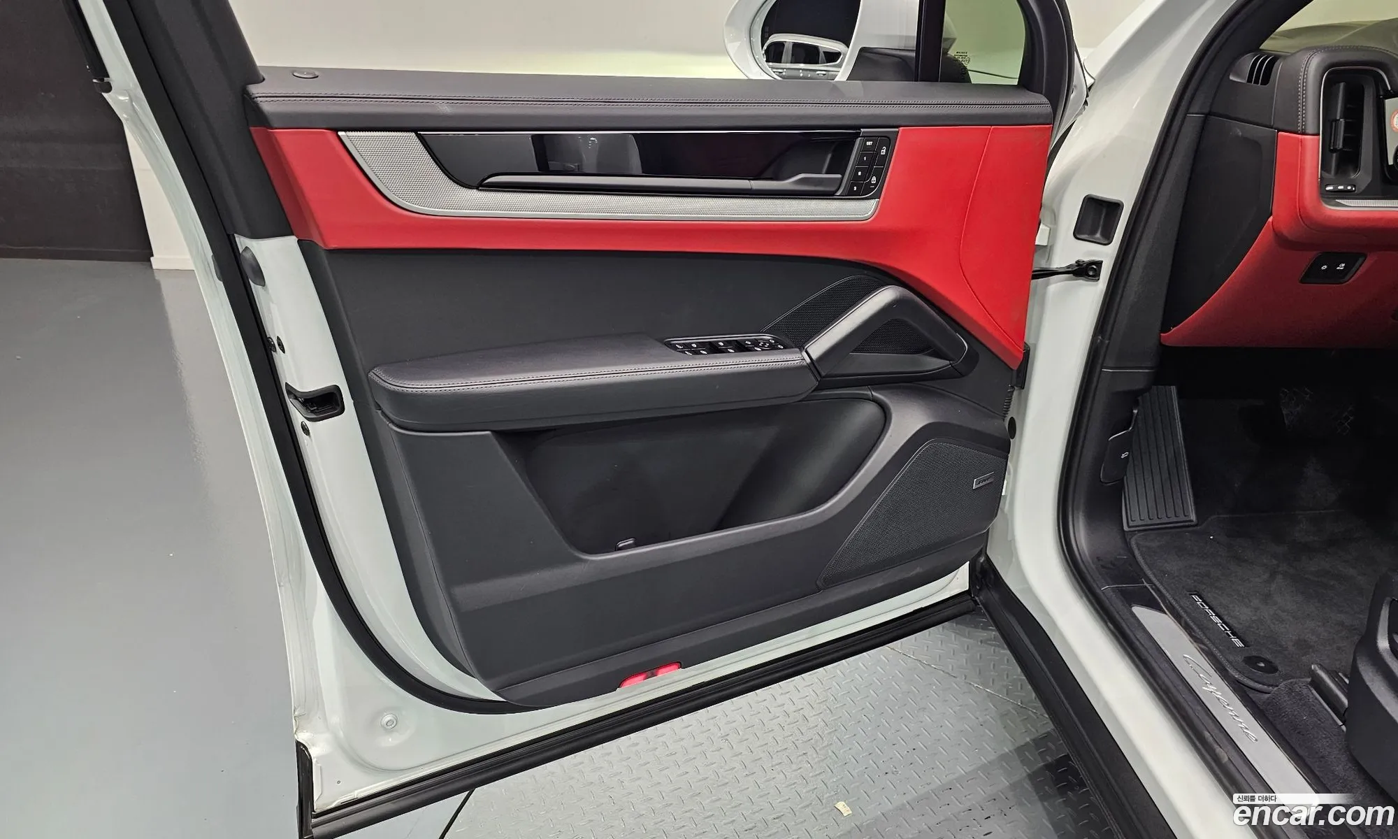 Porsche Cayenne 2025 WP1AA29Y0SDA07305 — 33